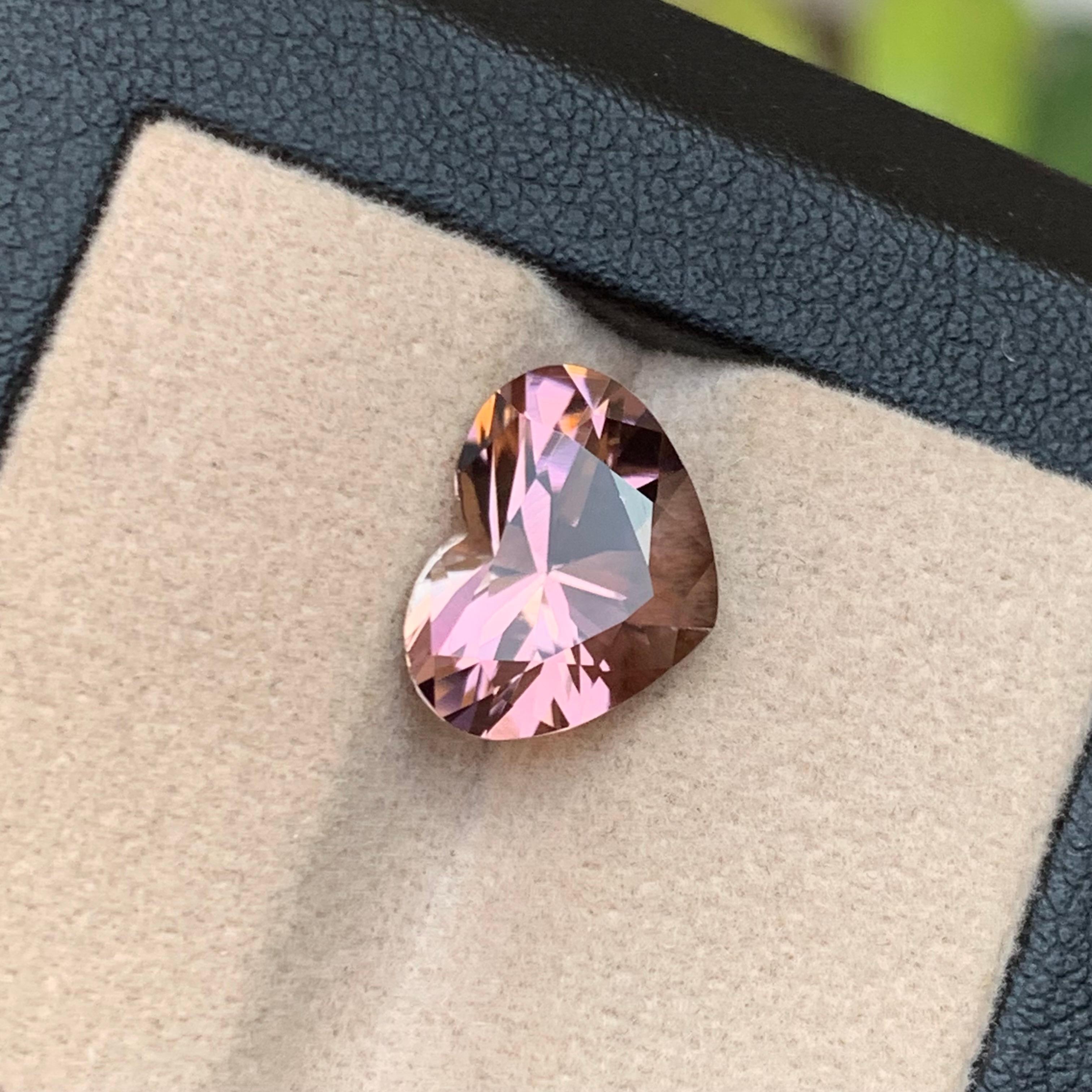 Rare Brownish Peachy Pink Hue Natural Tourmaline Gemstone, 4.95 Ct Heart Shape  In New Condition For Sale In Peshawar, PK