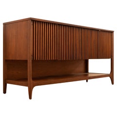 Rare Broyhill Brasilia Model 6140-13 Credenza Buffet Sideboard Fluted Walnut