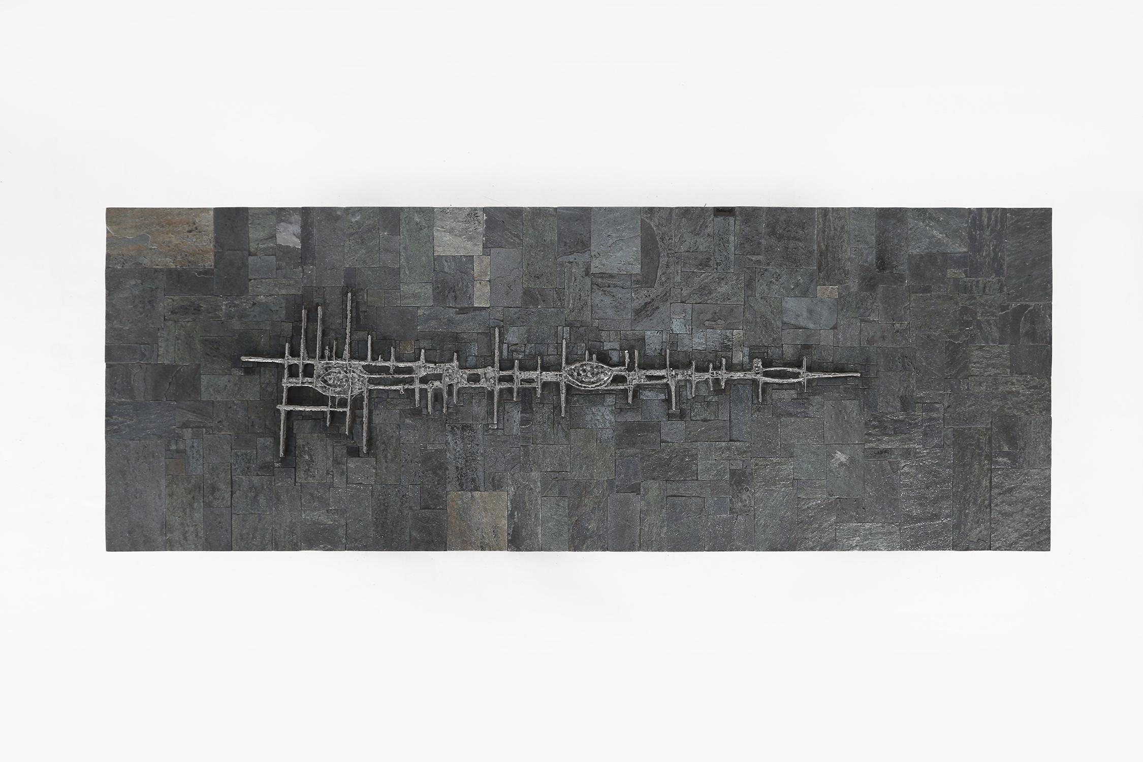 Belge Rare table basse brutaliste brésilienne par Pia Manu, vers 1960 en vente