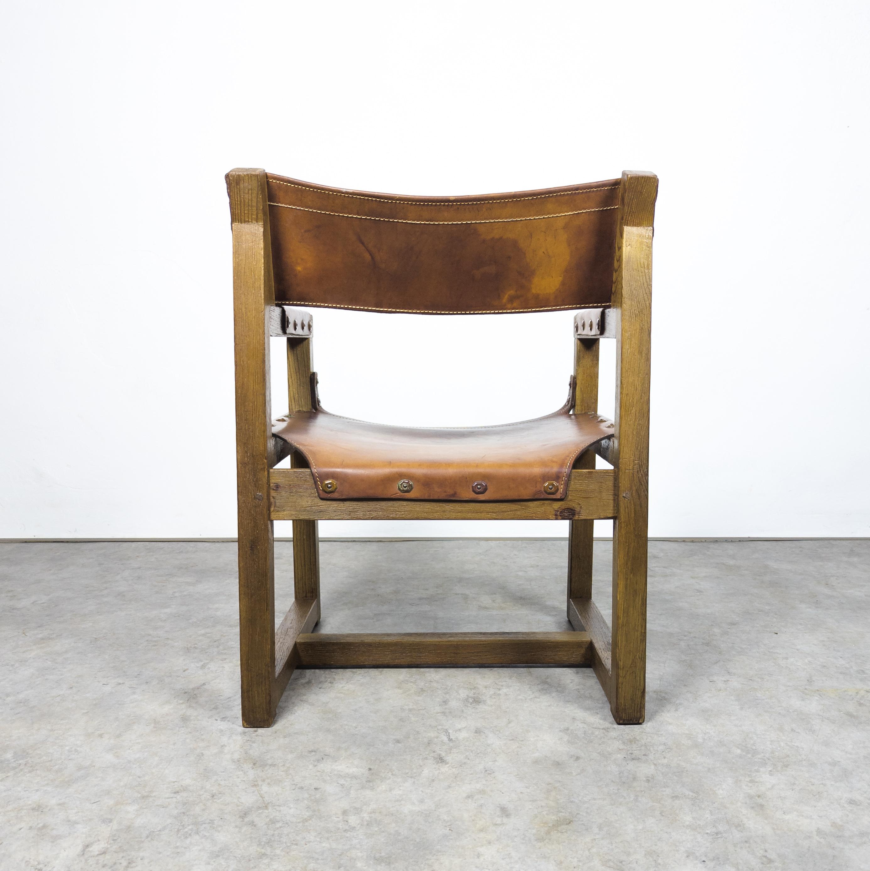 Rare brutalist leather armchair by Biosca, Spain 1950s In Good Condition For Sale In PRAHA 5, CZ