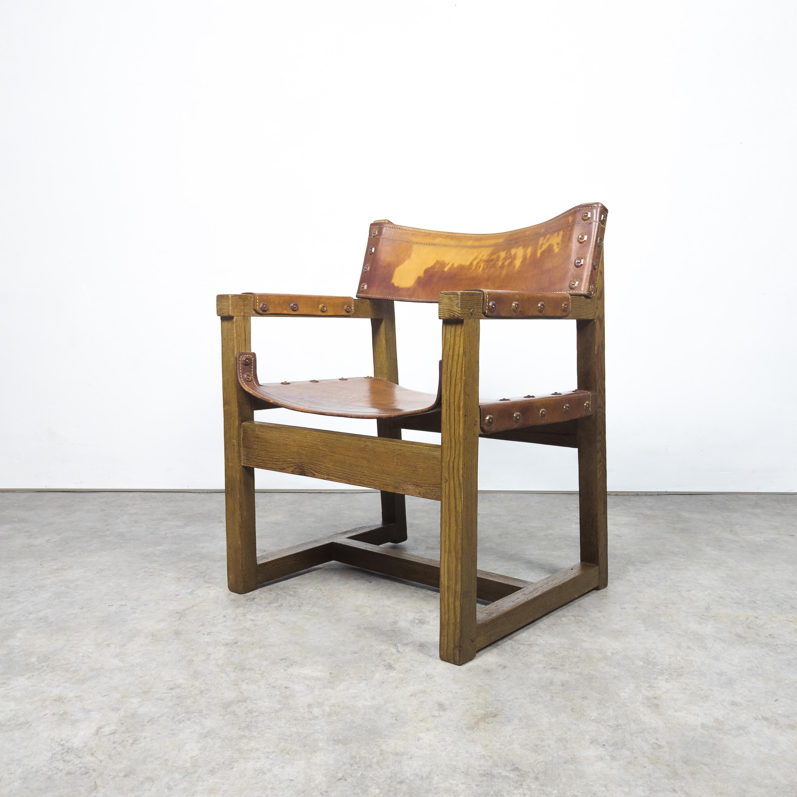 Rare brutalist leather armchair by Biosca, Spain 1950s For Sale 1