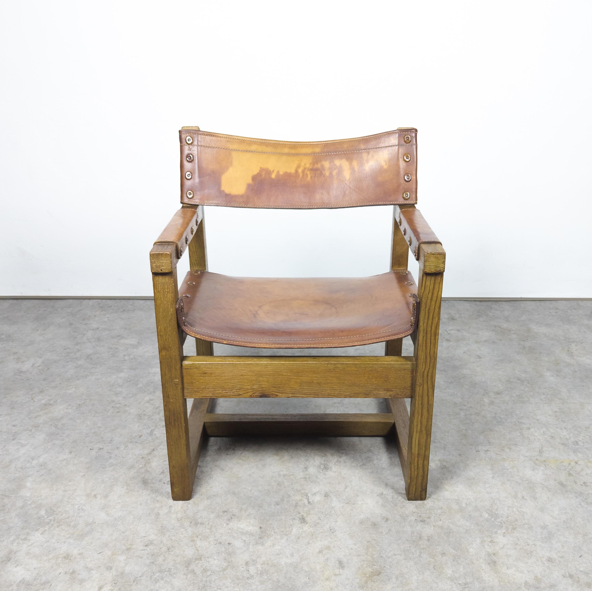 Rare brutalist leather armchair by Biosca, Spain 1950s For Sale 2