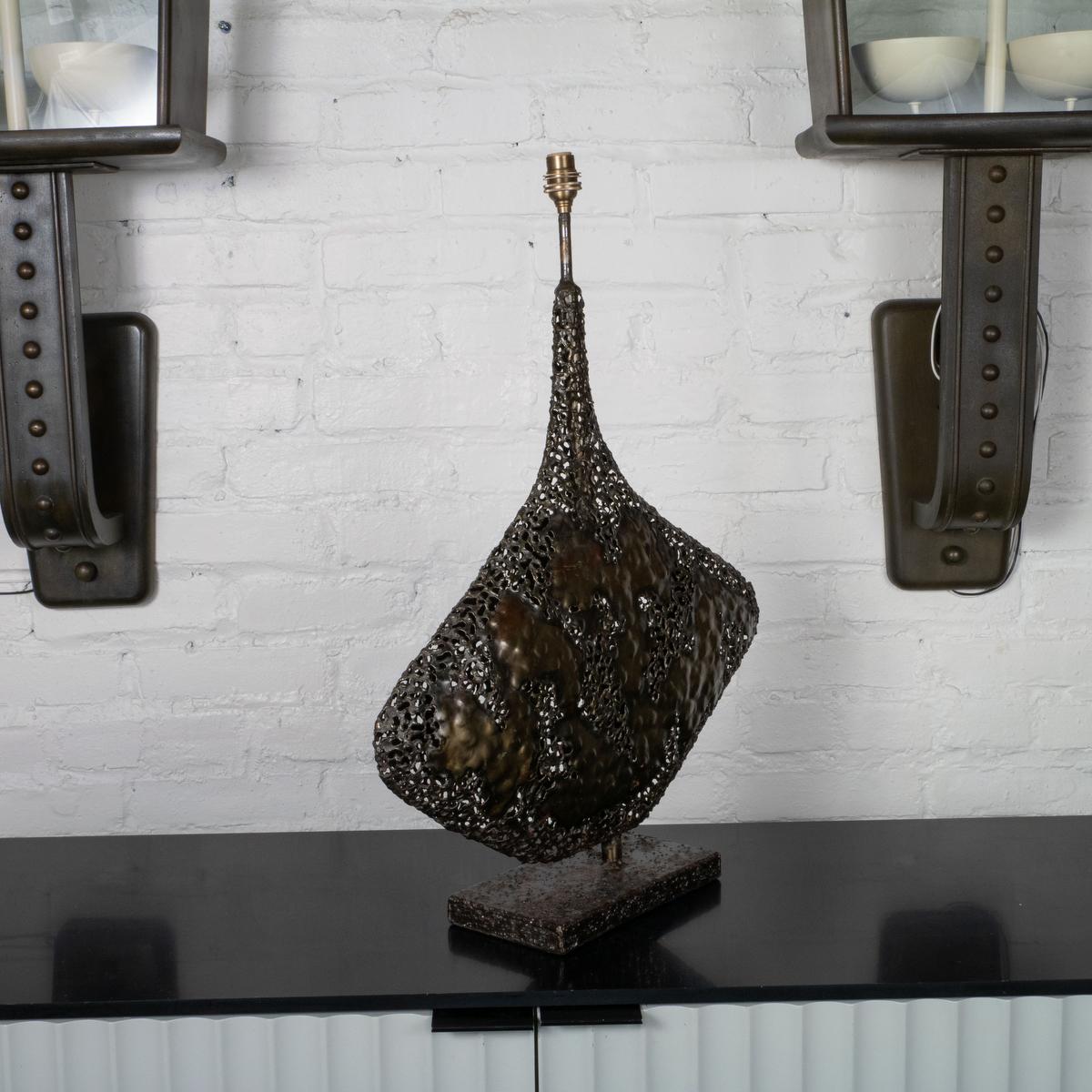 Italian Rare brutalist table lamp by Fantoni For Sale