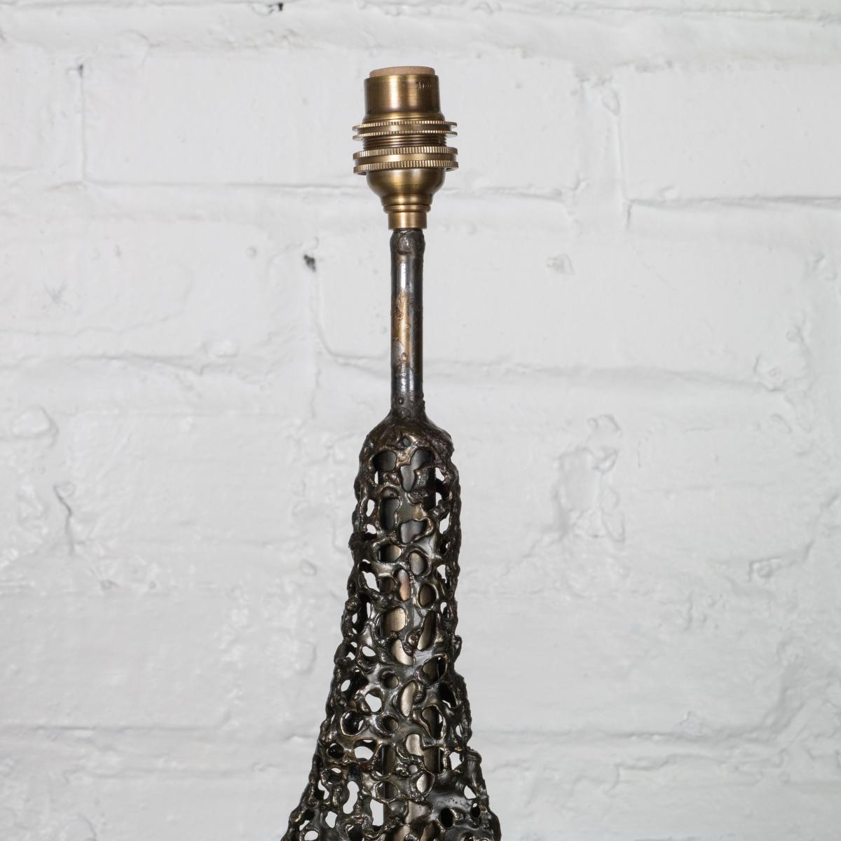 Metal Rare brutalist table lamp by Fantoni For Sale