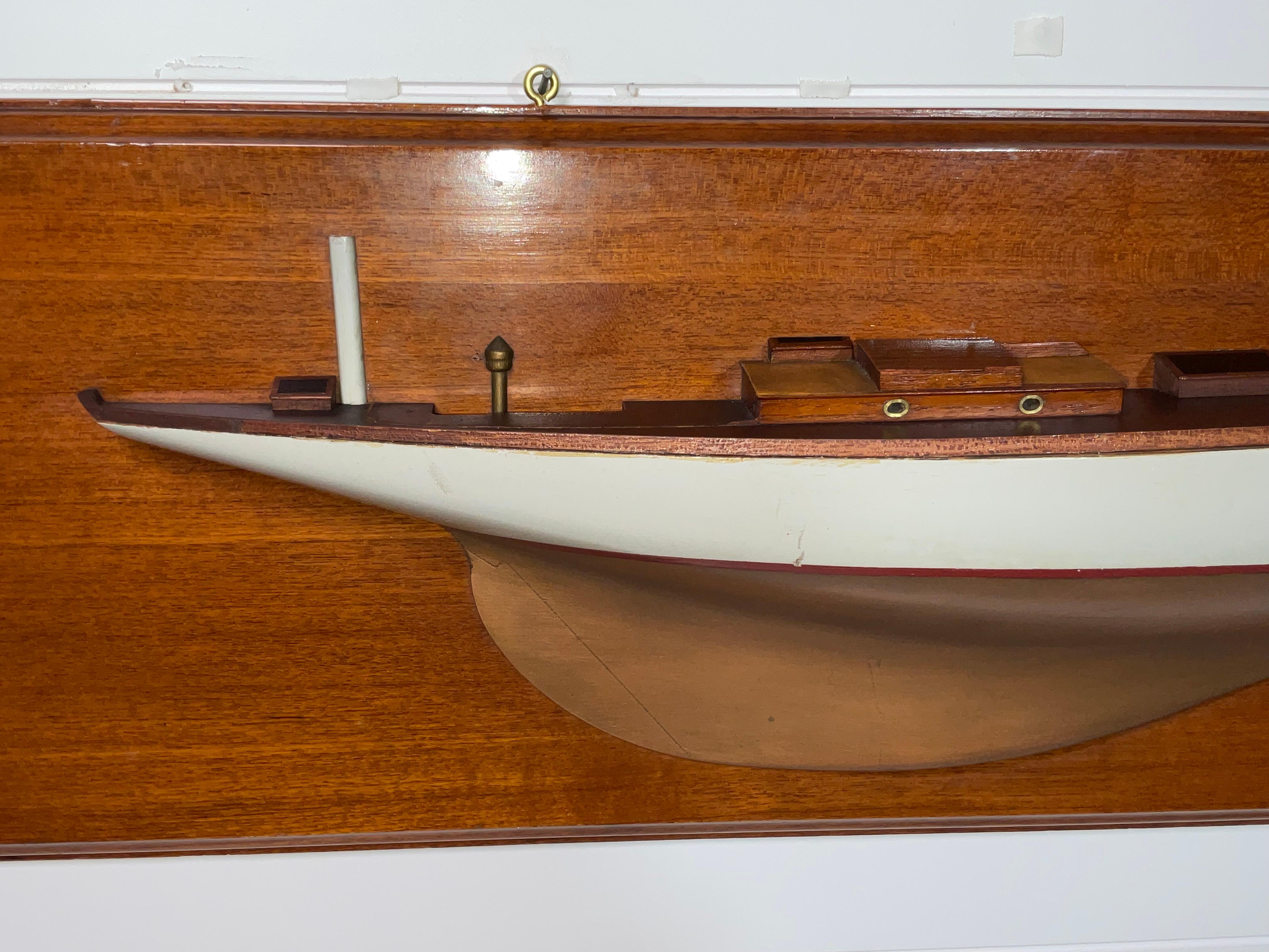 Legno Rare Builders Half Model of the Herreshoff Yacht Avanti in vendita
