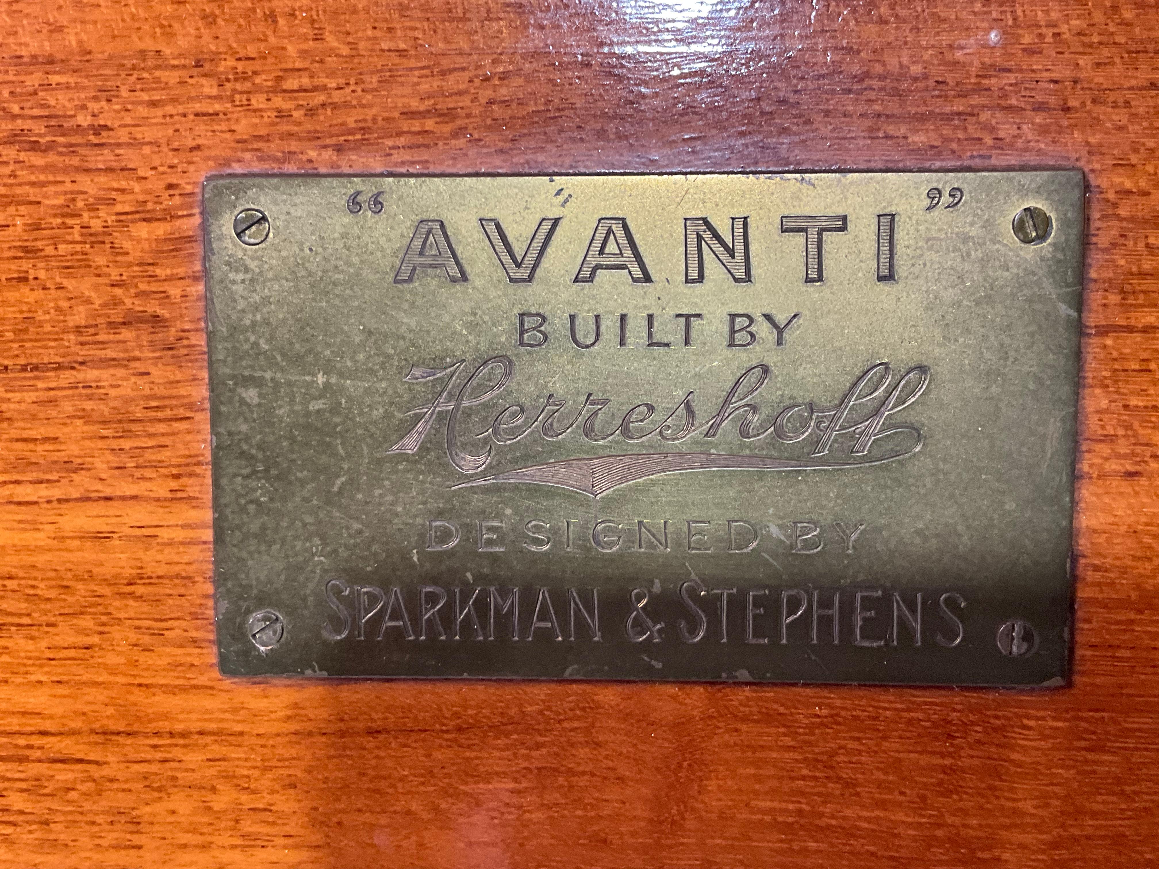 Rare Builders Half Model of the Herreshoff Yacht Avanti in vendita 2