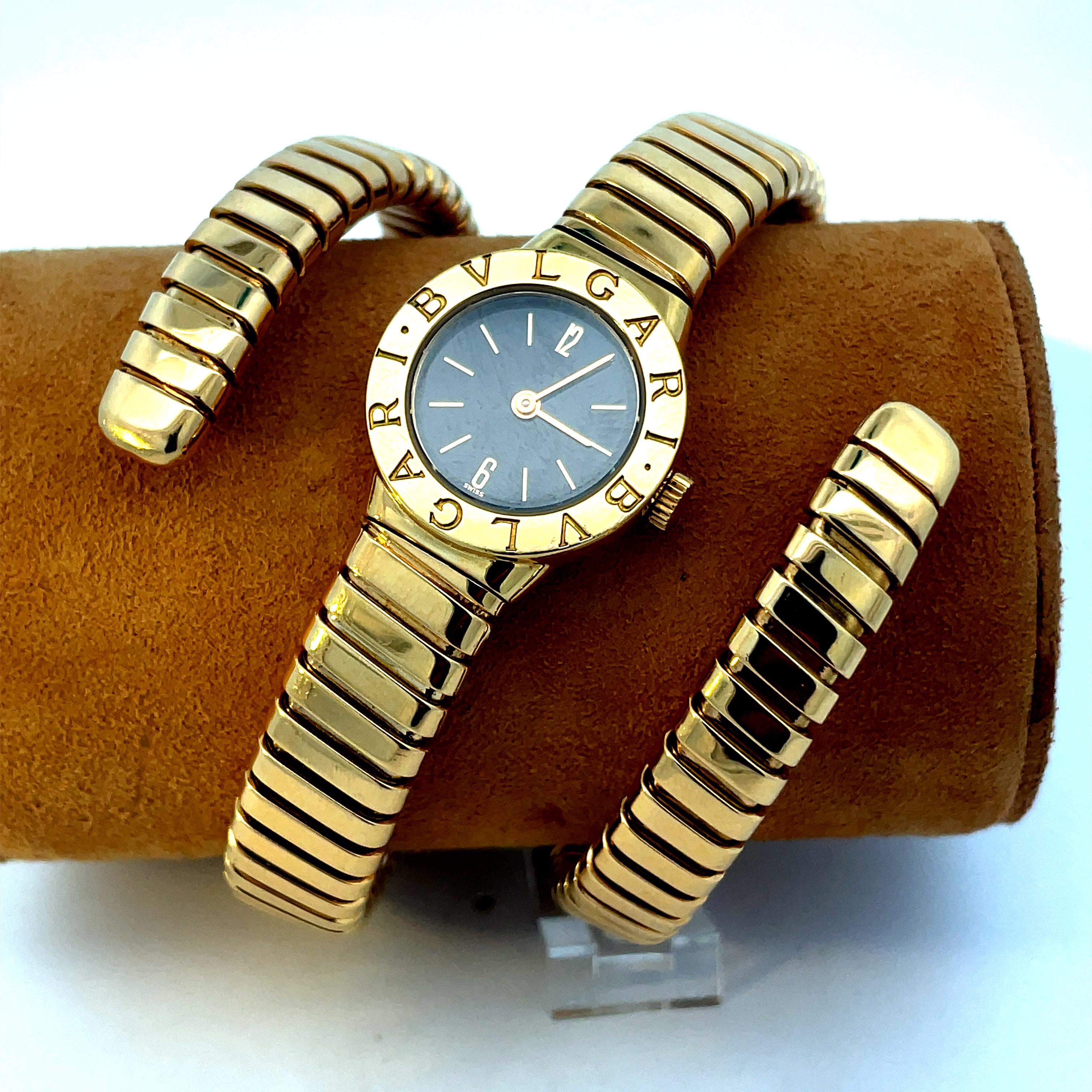 Rare Bulgari Yellow Gold Tubogas Serpenti Vintage Central Dial Original Papers In Excellent Condition In Milano, IT