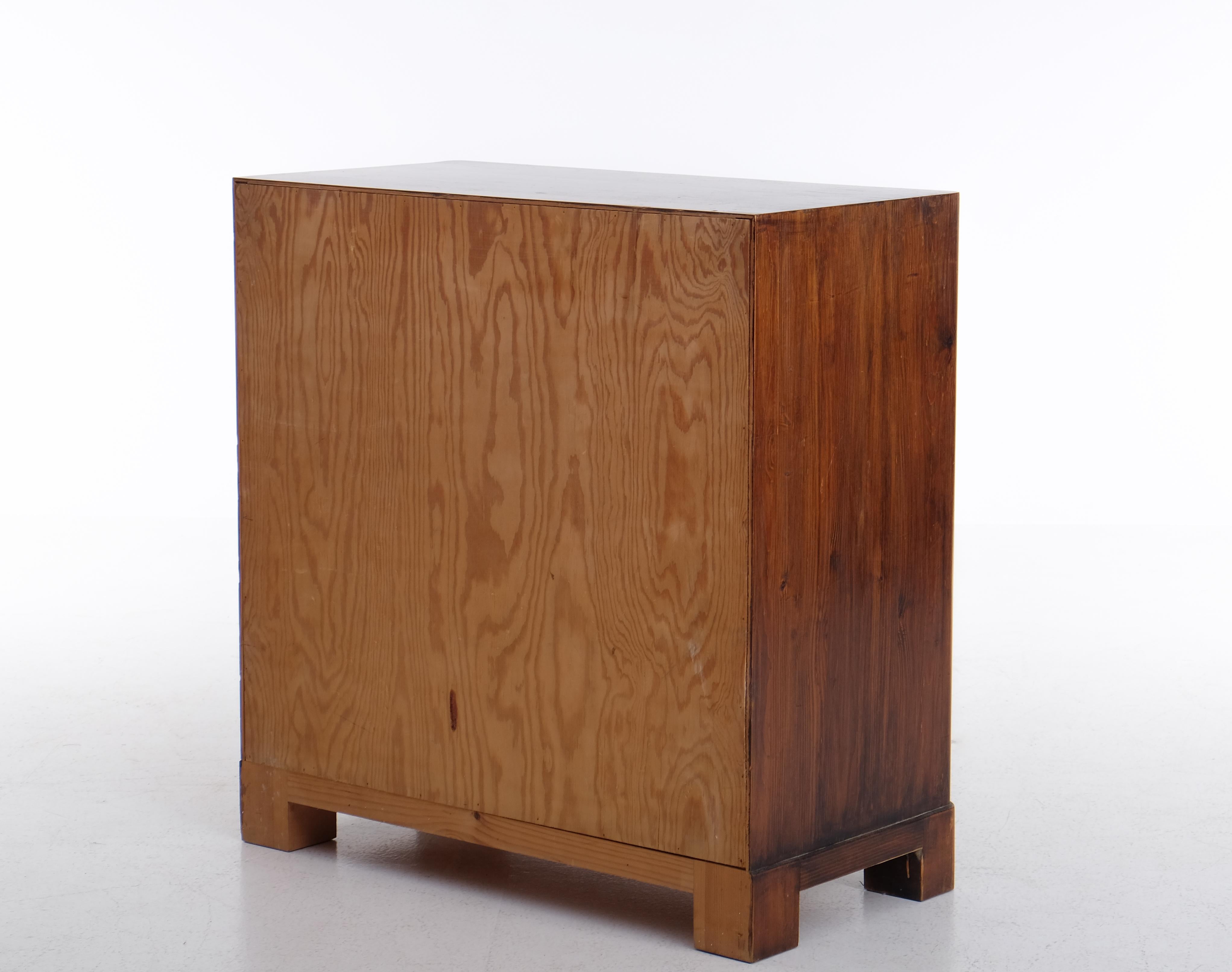 Rare Bureau / Chest of Drawers in pine, Sweden, 1930s For Sale 2