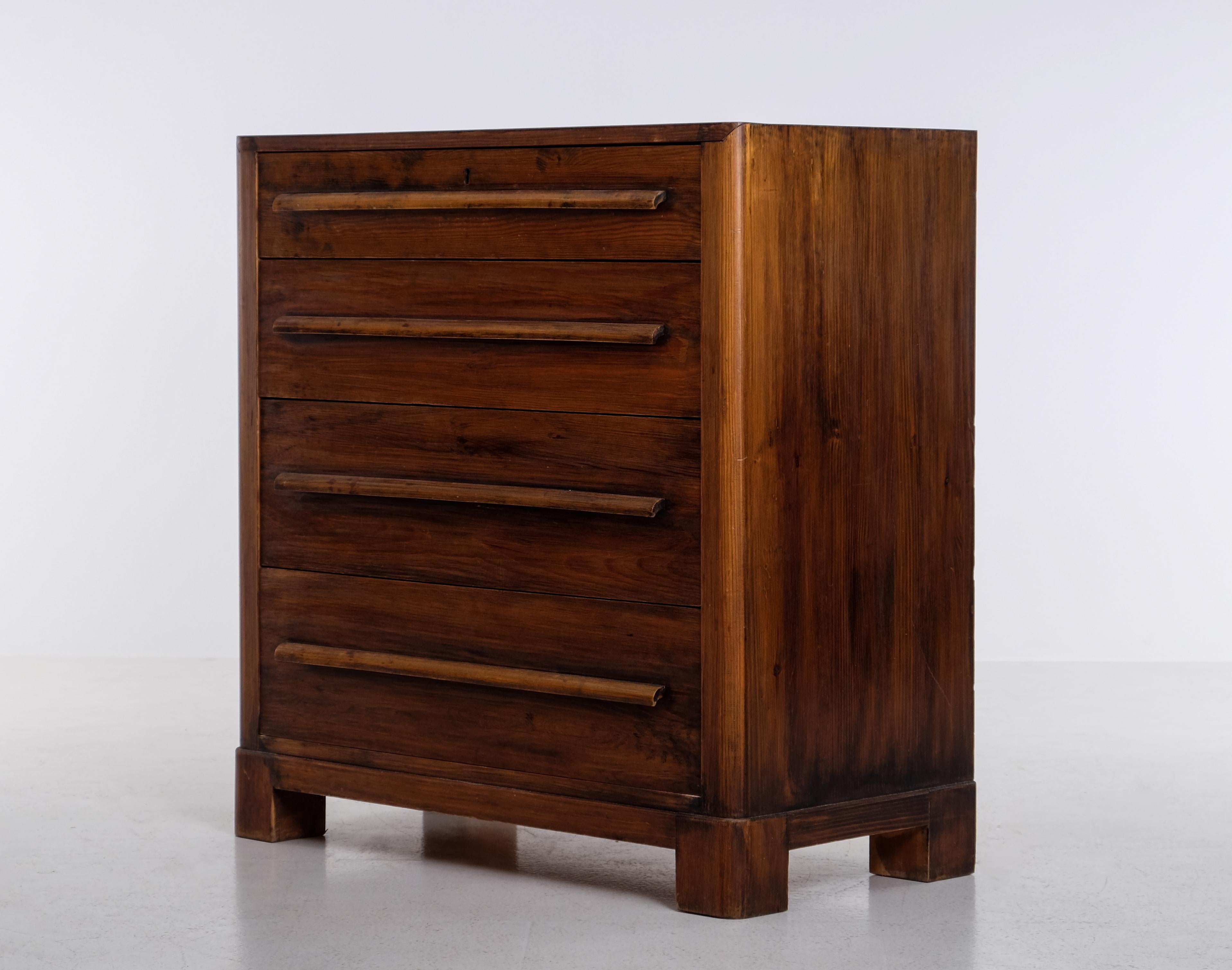 Rare Bureau / Chest of Drawers in pine, Sweden, 1930s For Sale 1