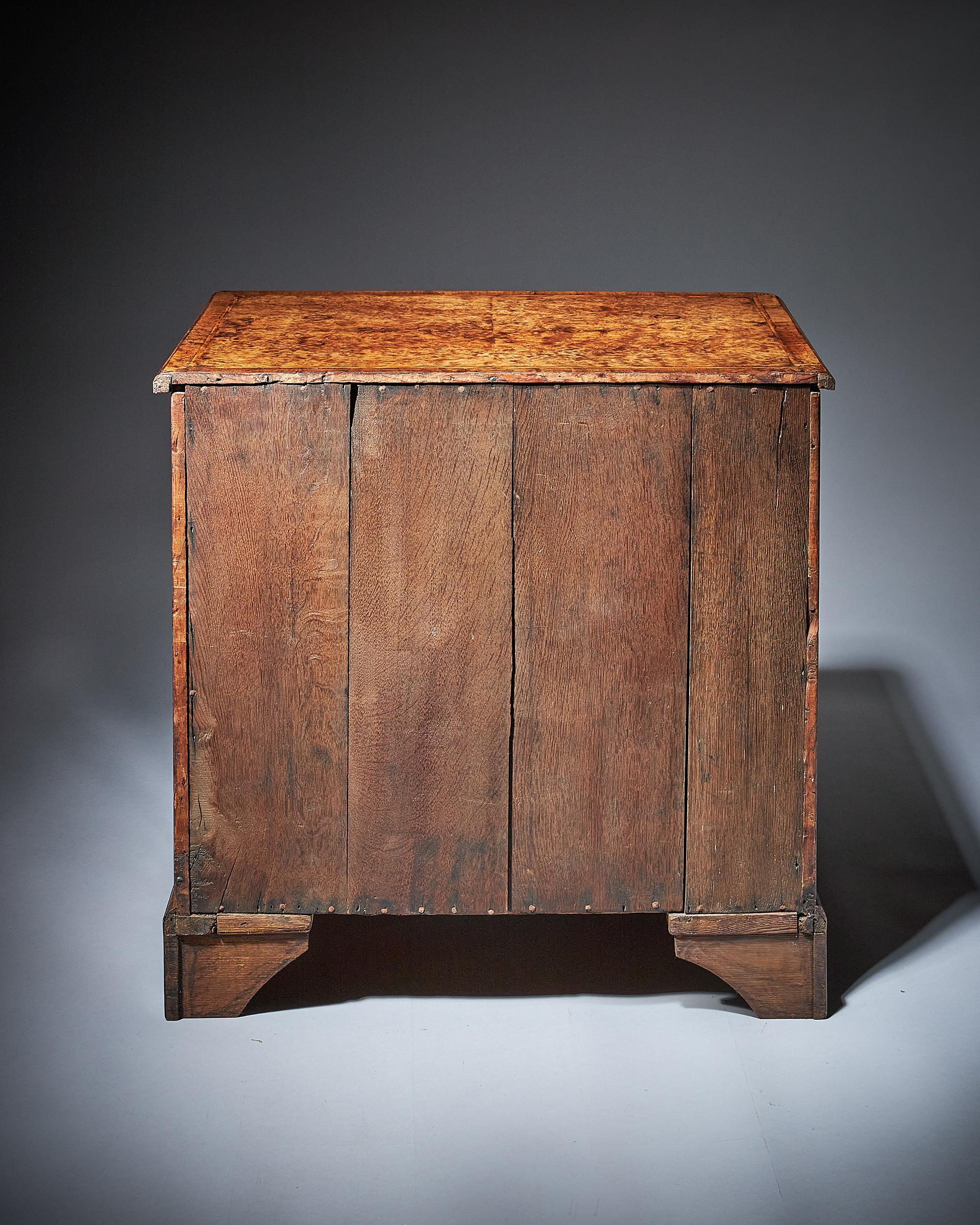 Rare Burr Walnut George II 18th Century Kneehole Desk, circa 1730-1740, England 3