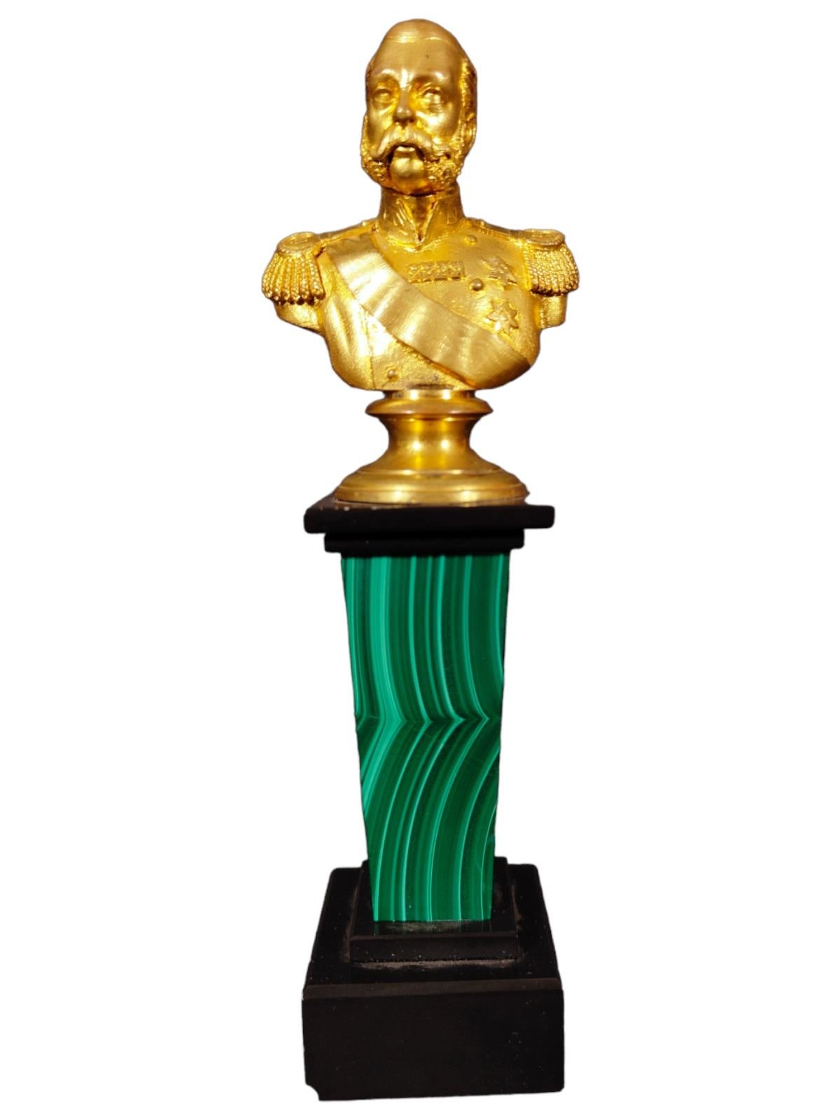 Rare Bust of Alexander II in Gilded Bronze on a Malachite Base from the 19th Cen For Sale 1