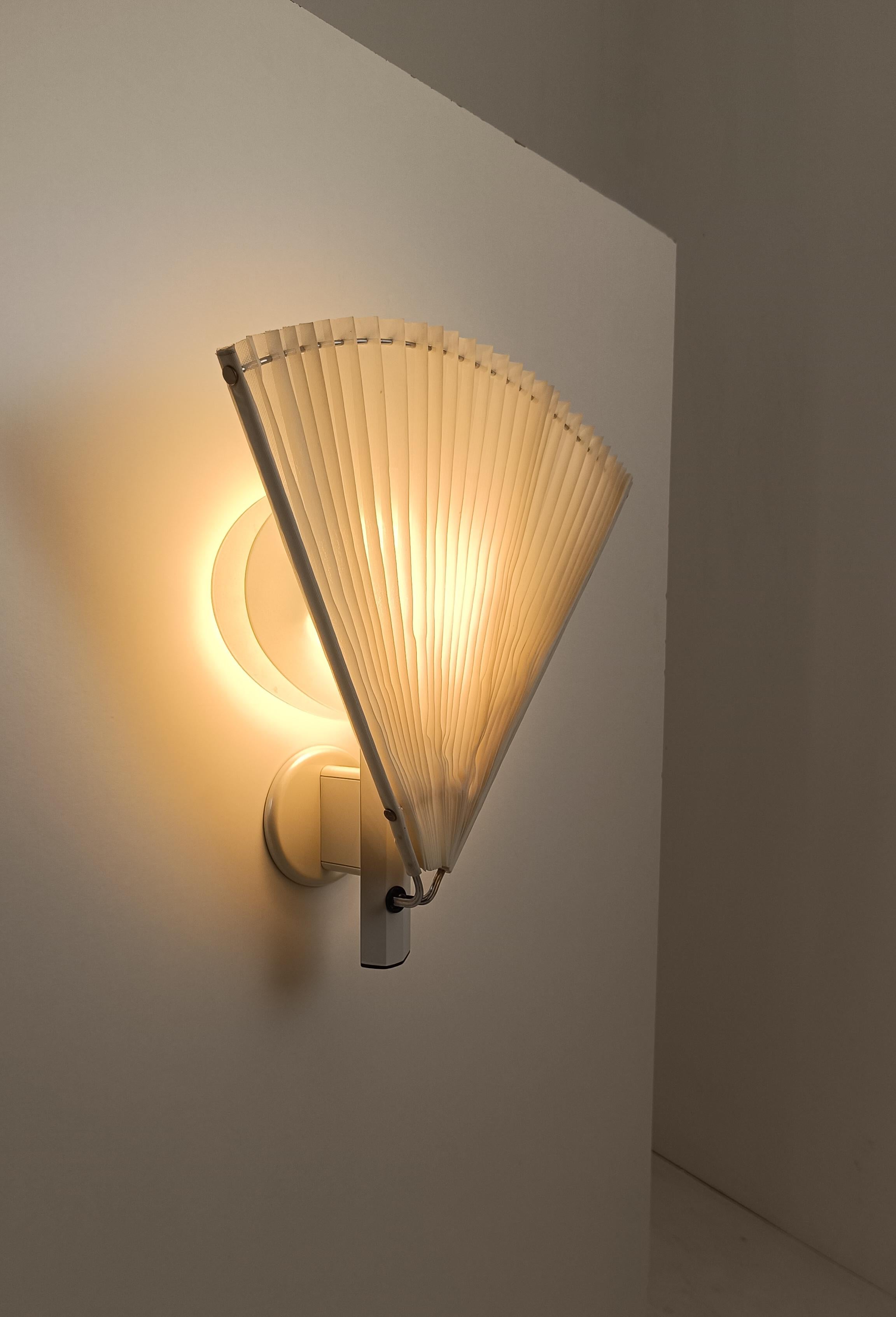 Raro aplique / lámpara de pared Mariposa de Afra & Tobia Scarpa para Flos,  Italia años 80 en venta 10
