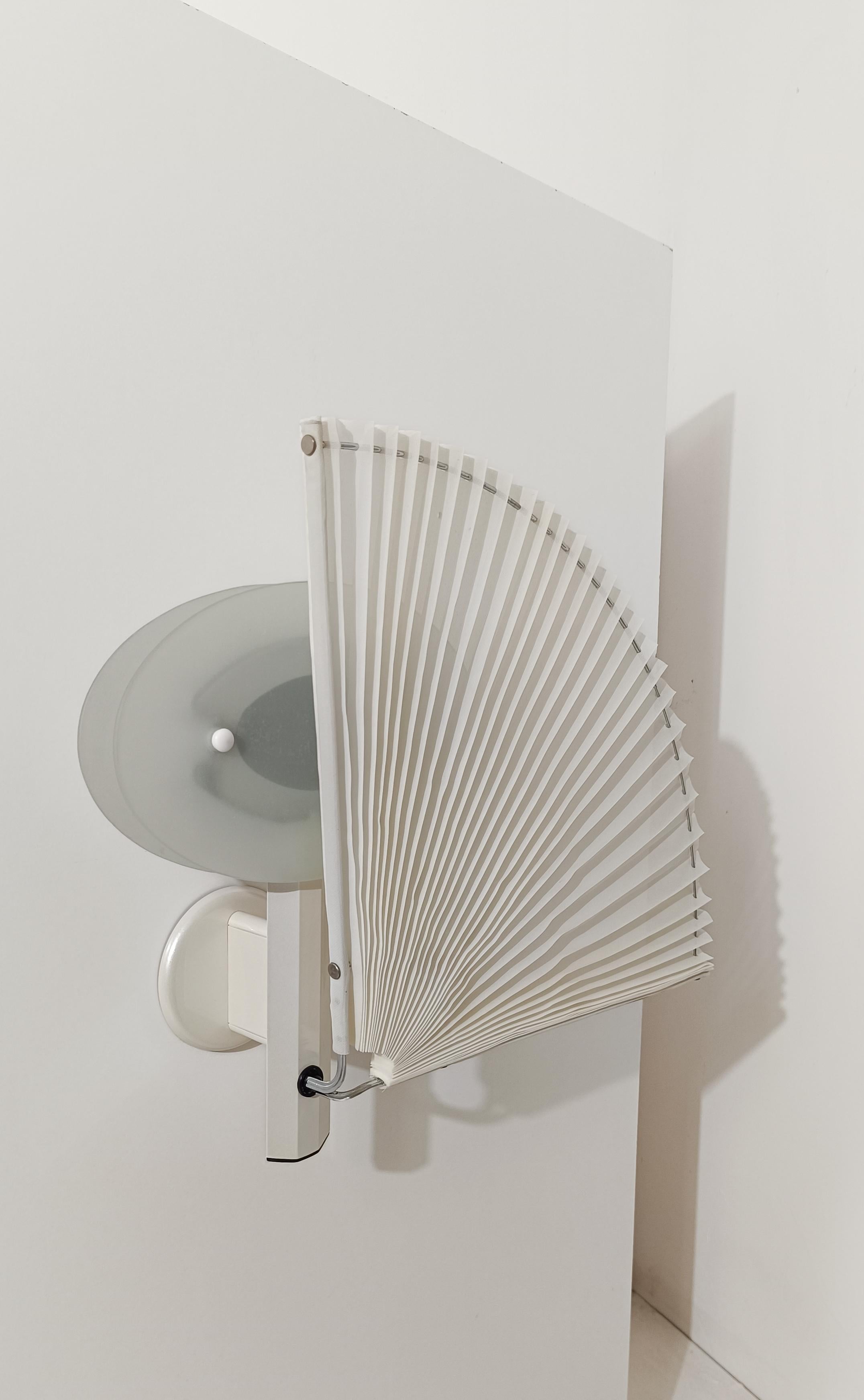 Raro aplique / lámpara de pared Mariposa de Afra & Tobia Scarpa para Flos,  Italia años 80 en venta 2