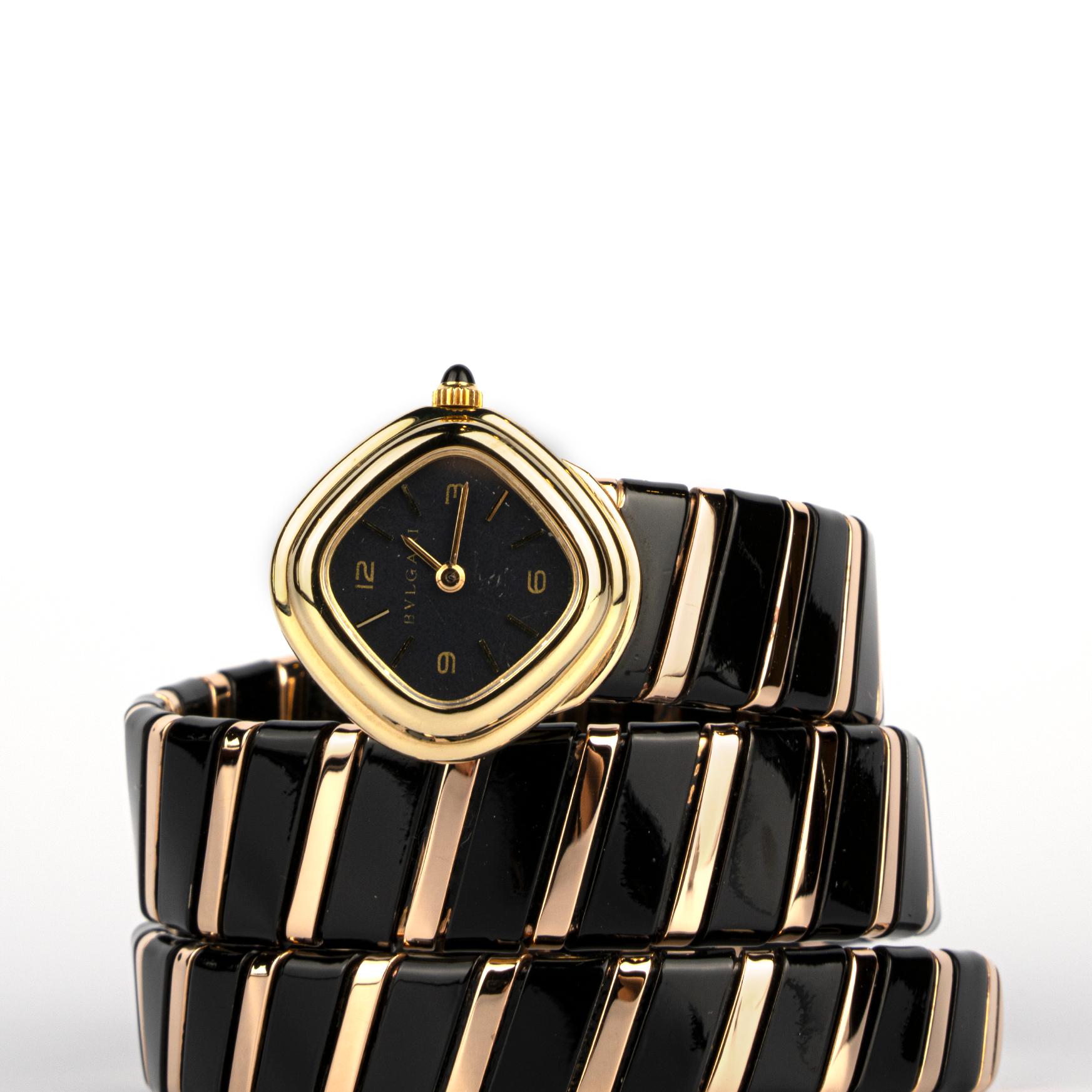 Seltene Bvlgari 18k Gold und schwarze Emaille Serpenti Tubogas Uhr, Serpenti Tubogas im Zustand „Hervorragend“ im Angebot in New York, NY