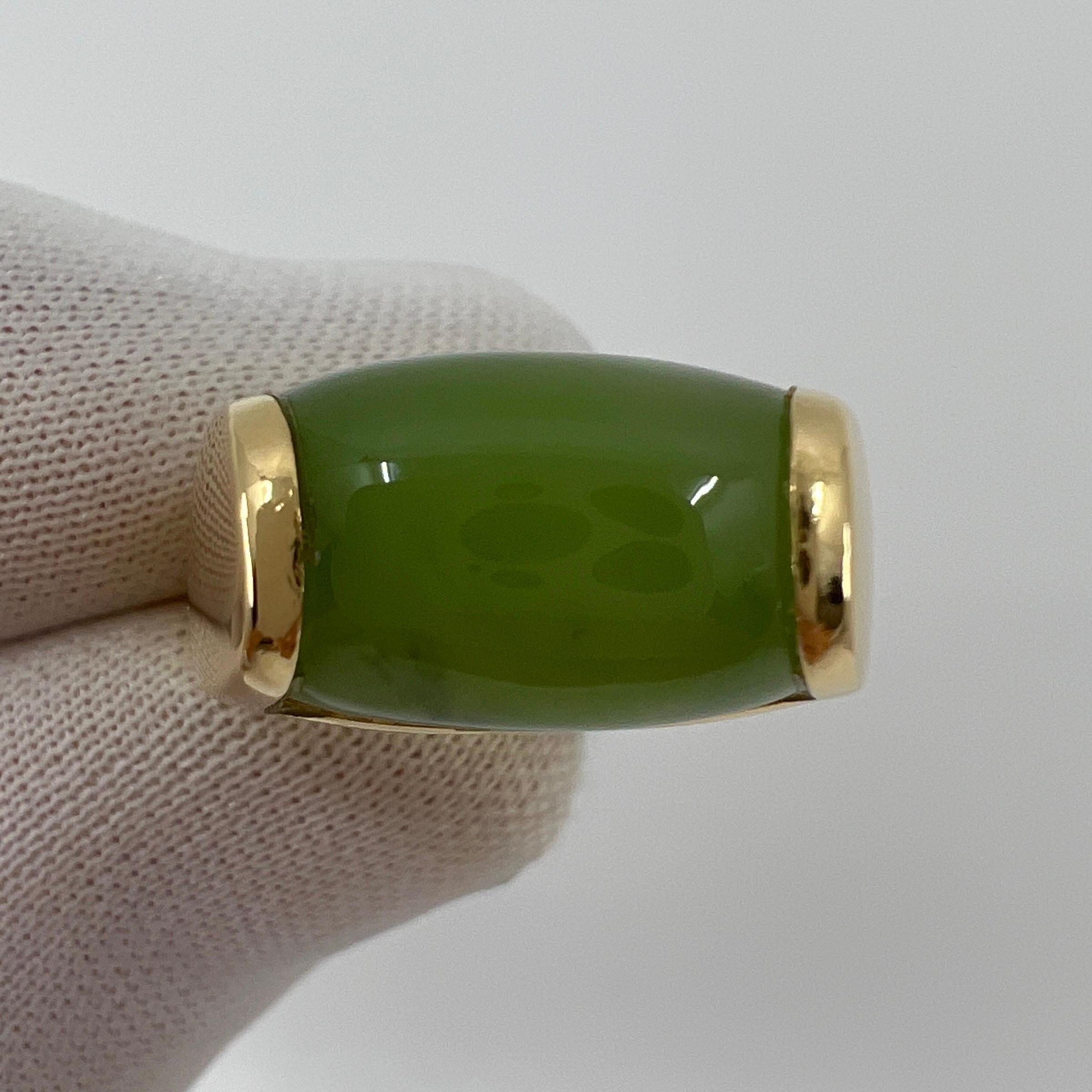 Rare Bvlgari Bulgari Green Jade Tronchetto 18 Karat Yellow Gold Ring with Box 4