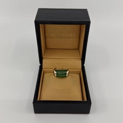 Rare Bvlgari Bulgari Green Jade Tronchetto 18 Karat Yellow Gold Ring with Box
