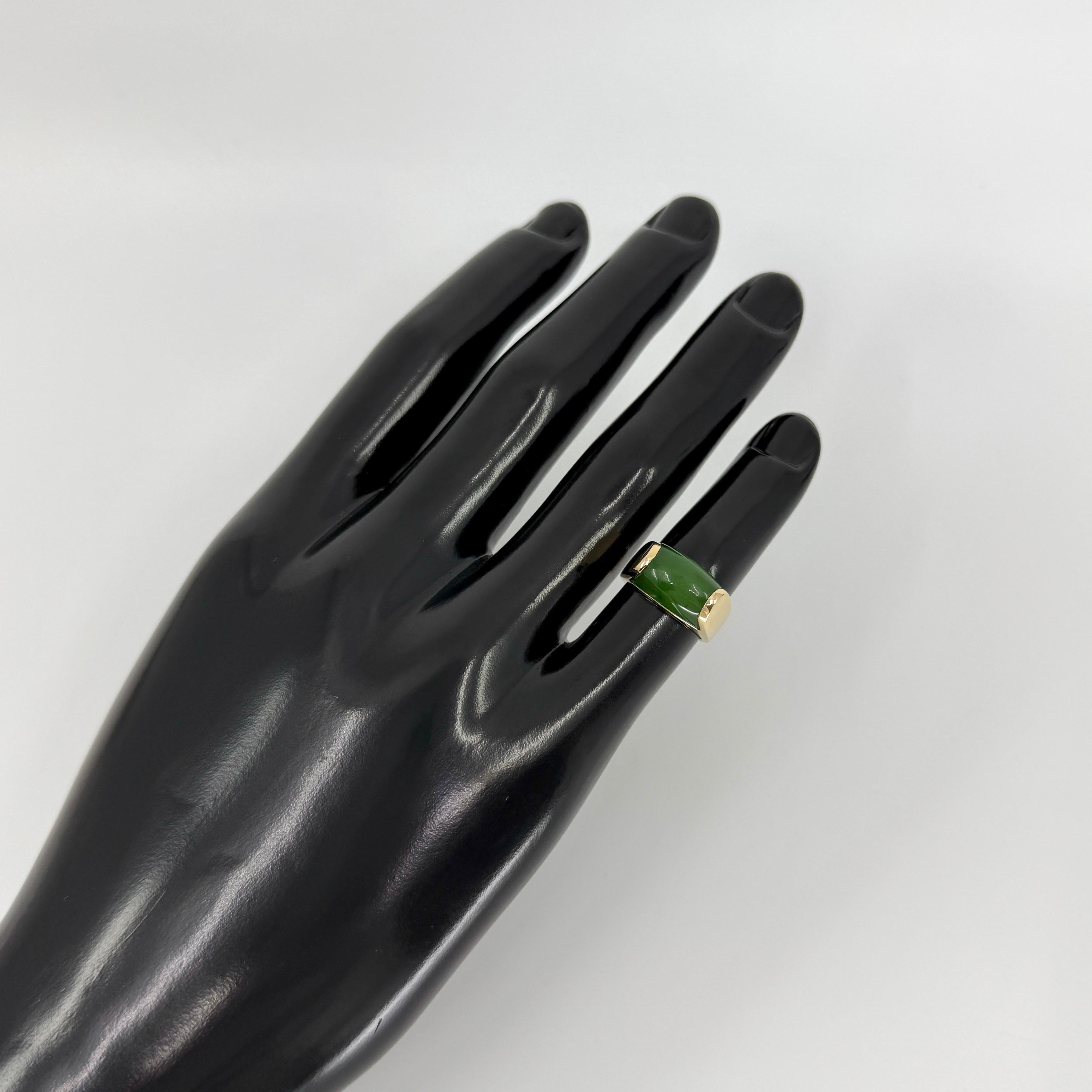 Rare Bvlgari Bulgari Green Jade Tronchetto 18 Karat Yellow Gold Ring with Box In Excellent Condition For Sale In Birmingham, GB