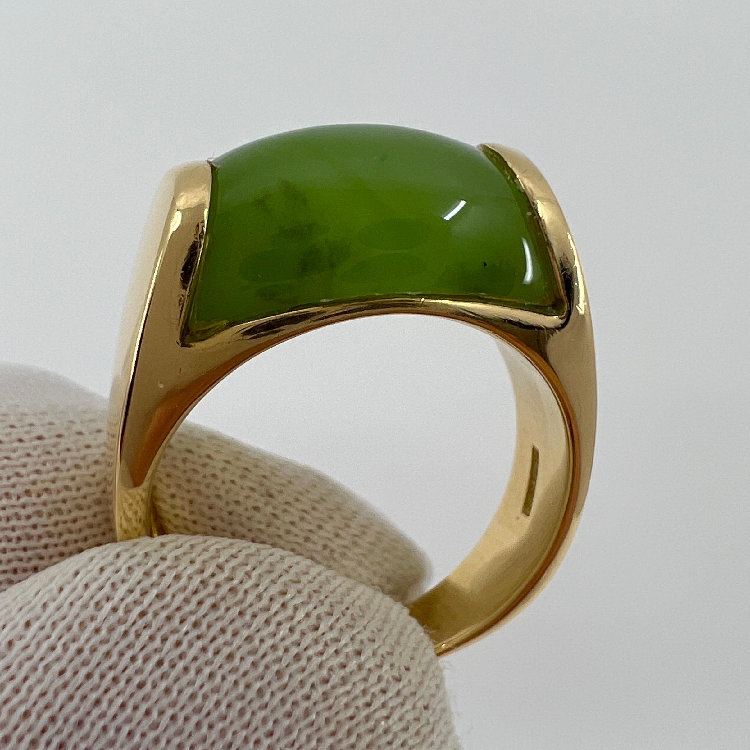 Rare Bvlgari Bulgari Green Jade Tronchetto 18 Karat Yellow Gold Ring with Box In Excellent Condition In Birmingham, GB