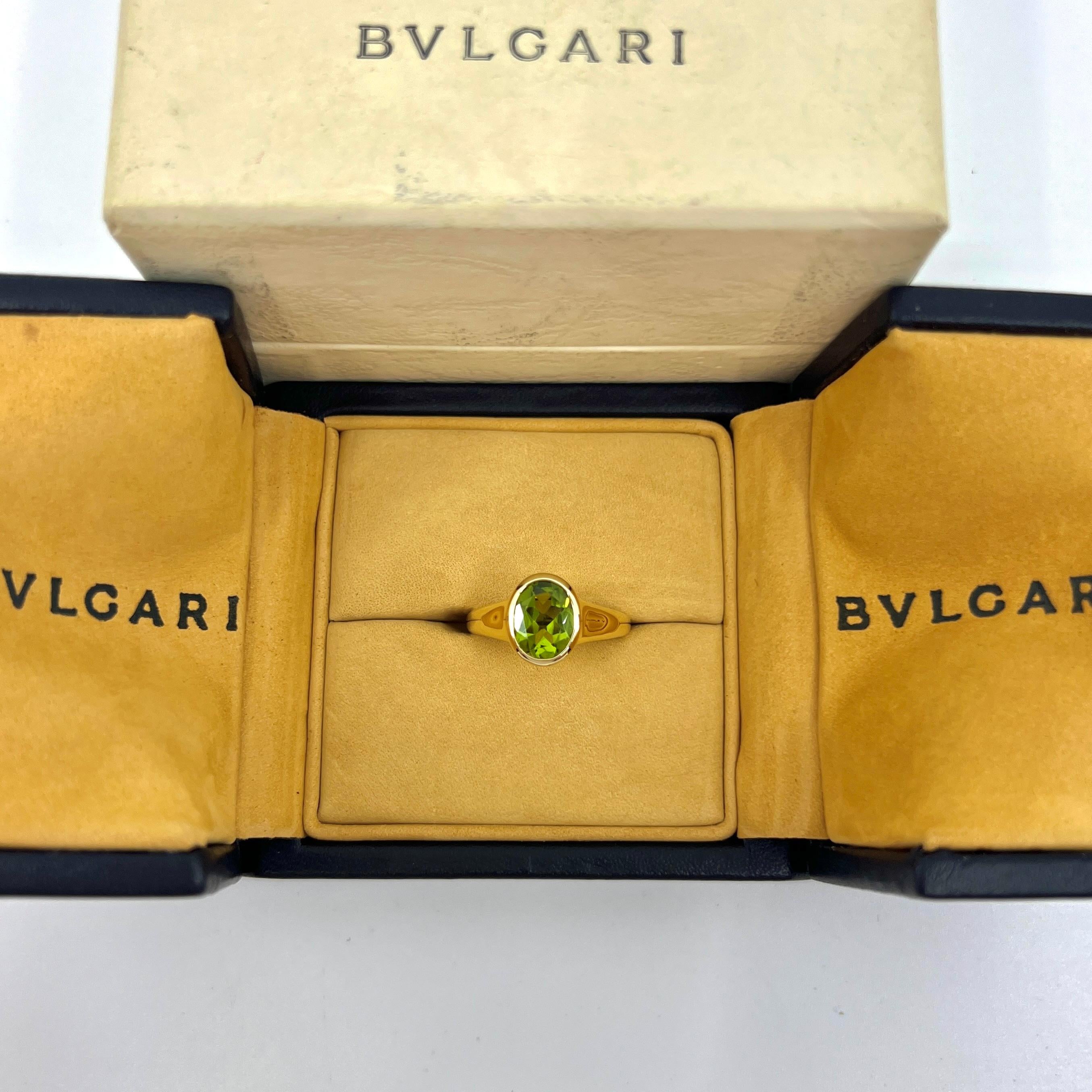 Rare Bvlgari Green Peridot Oval 18k Yellow Gold Signet Style Bezel Rubover Ring 3