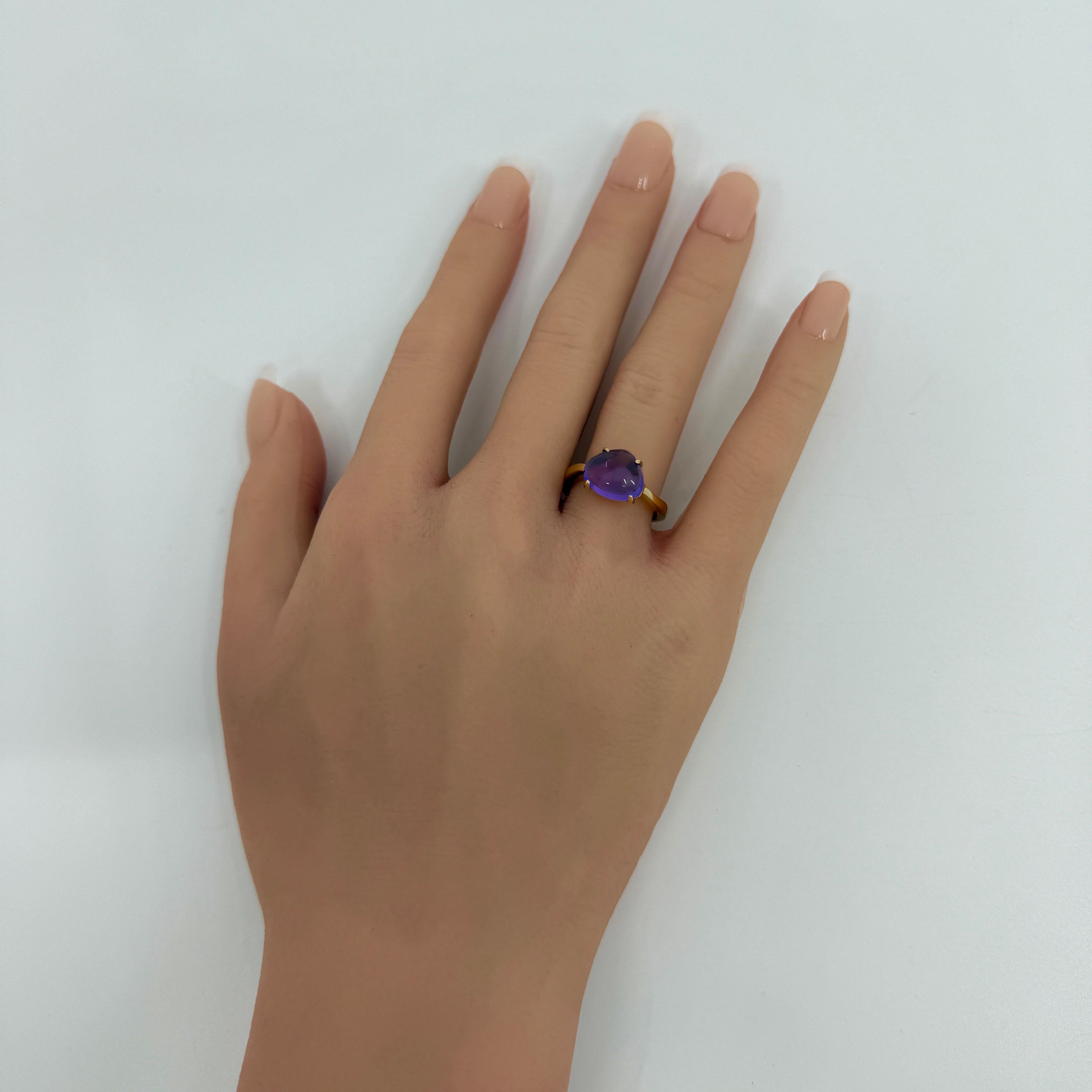 Rare Bvlgari Mediterranean Eden Amethyst Pear Cabochon Bague en or jaune 18k Excellent état - En vente à Birmingham, GB