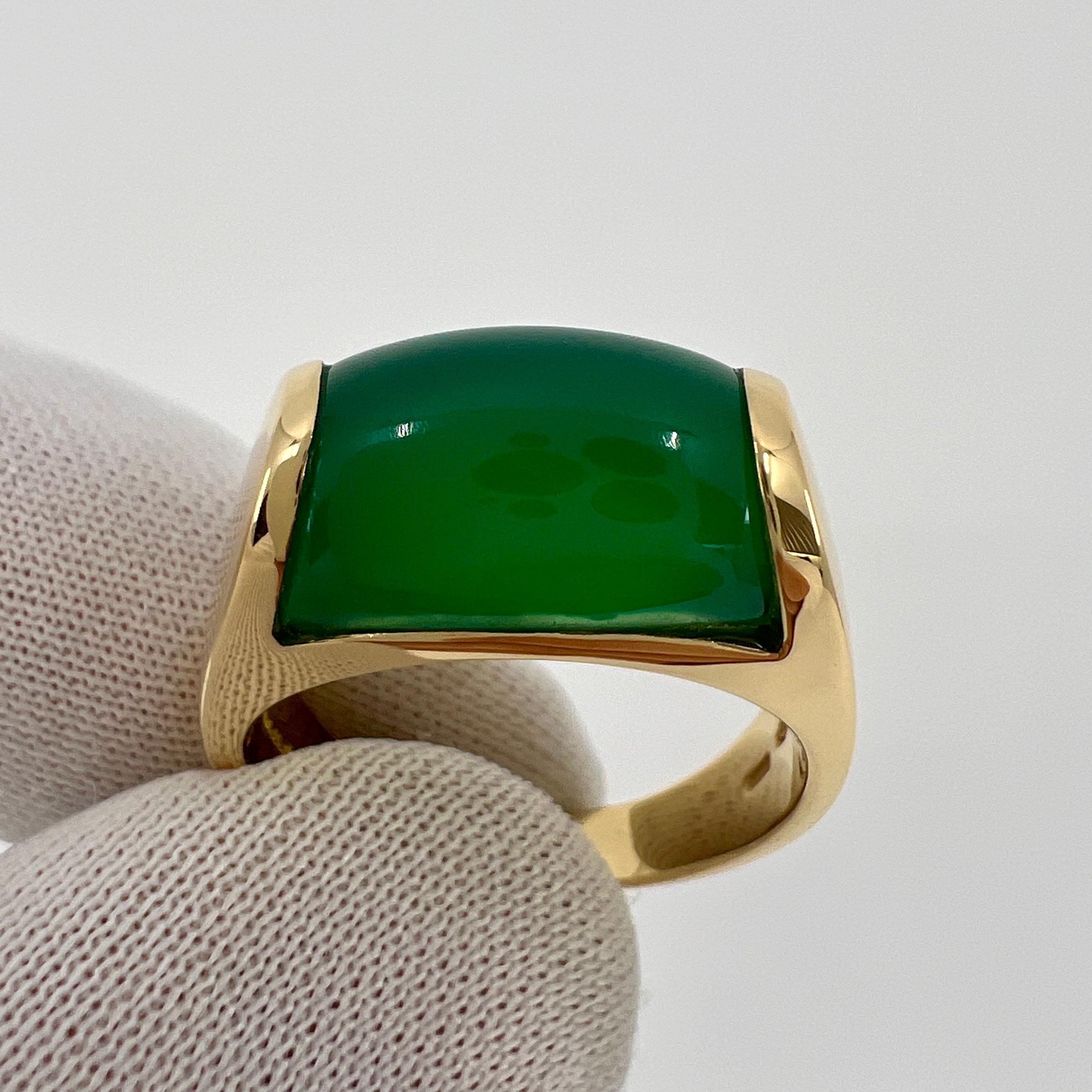 Rare Bvlgari Vivid Green Chalcedony Chrysoprase 18k Yellow Gold Tronchetto Ring 4