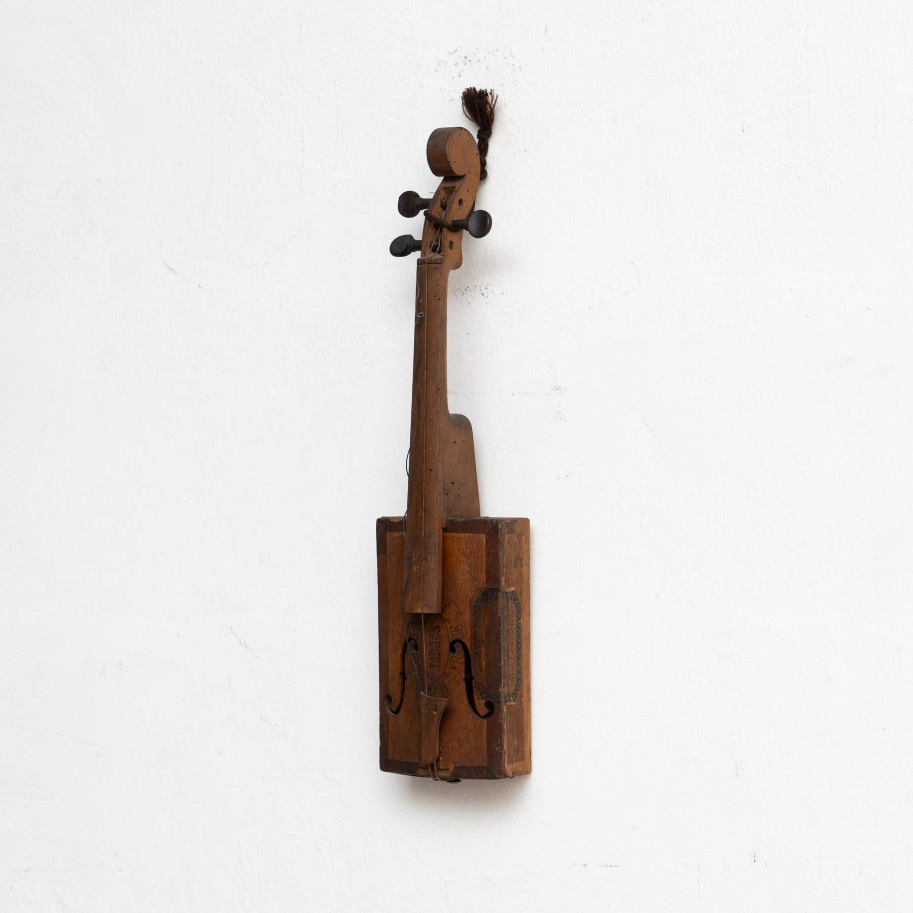 Arte popolare Raro violino francese a scatola di sigari del 1900 circa - autentico strumento popolare dell'arte della trincea in vendita