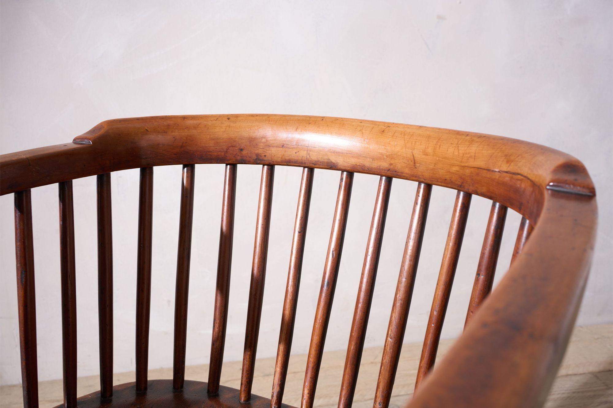 Rare chaise Windsor à dossier bas en frêne et orme datant de C.I.C. en vente 2
