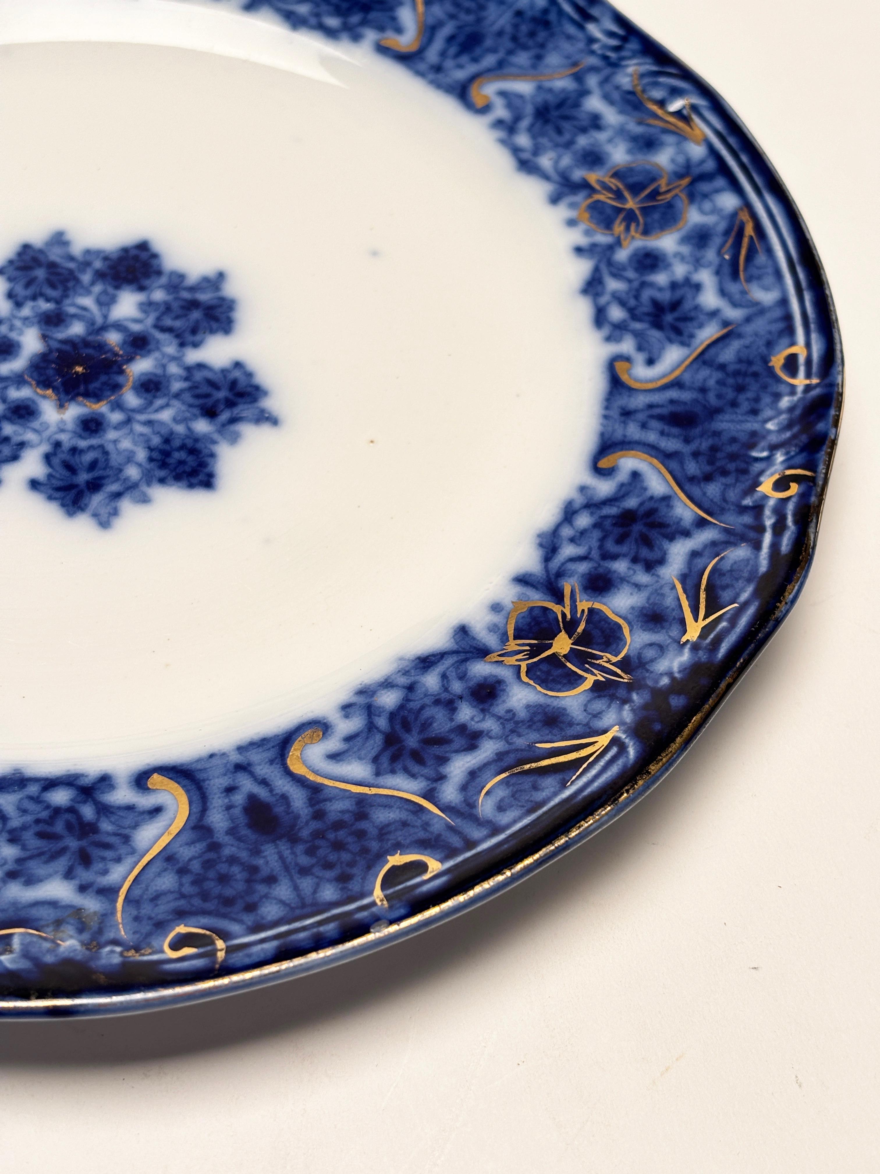 Rare c.1900 Grecian Pattern Historical Blue Royal Staffordshire Pottery Plate In Good Condition For Sale In Louisville, KY