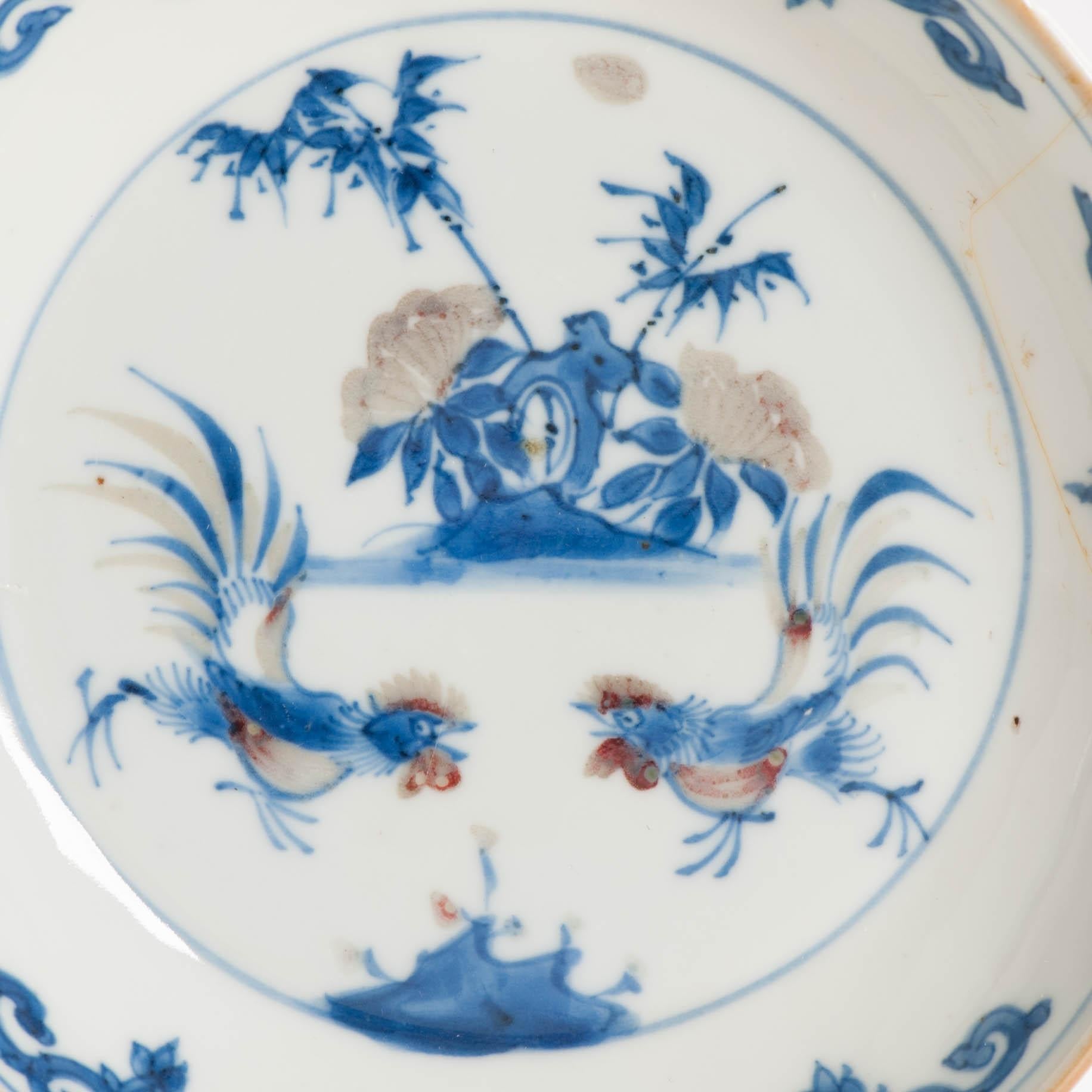 Petit plat

Porcelaine à décor bleu et rouge sous glaçure.

Dynastie Ming, période Tianqi ou Chongzhen (1621-1644)

Je partage avec vous ce joli petit plat datant du début du 17e siècle. Il n'est pas marqué et date de la période Tianqi/Chongzhen.