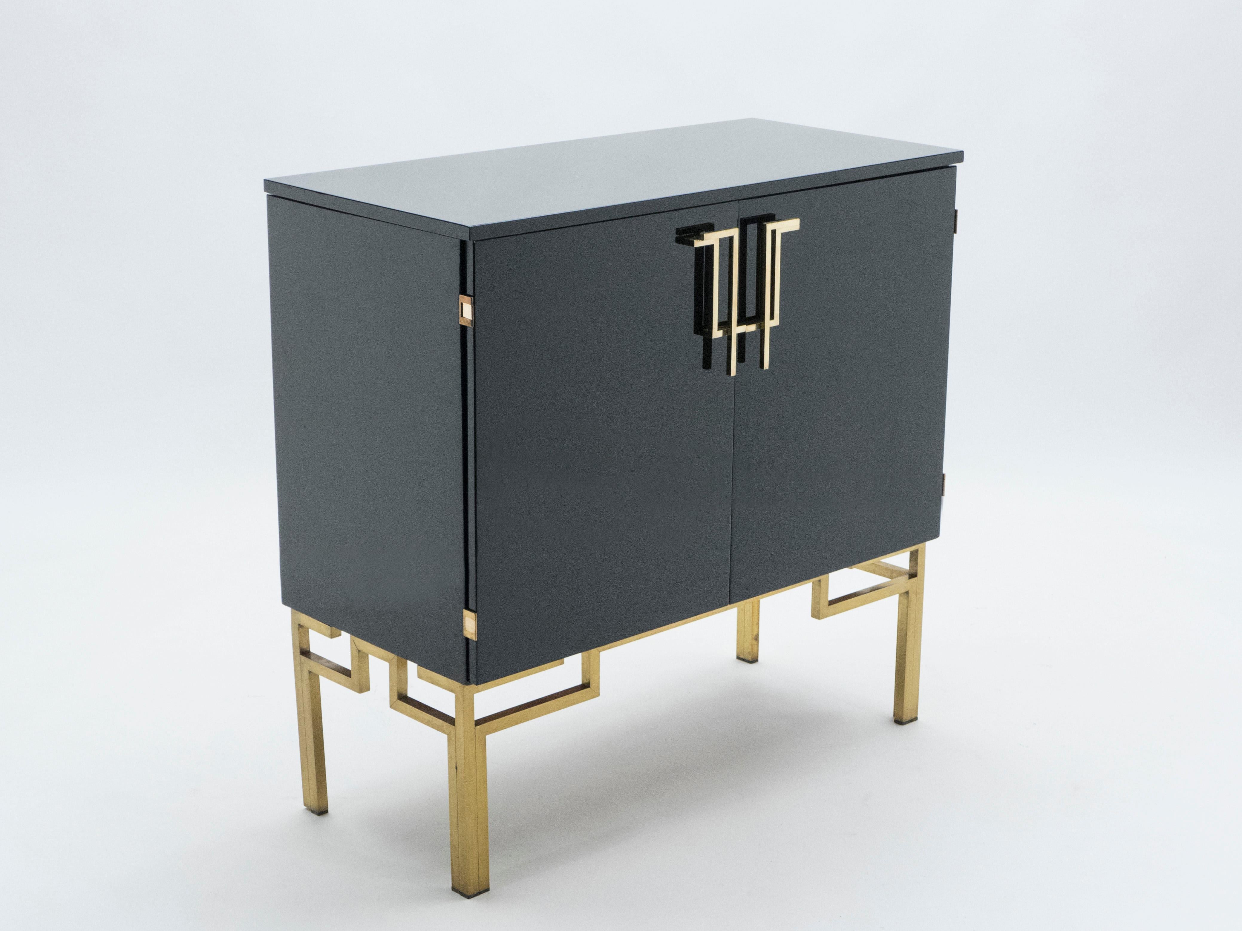 Rare Cabinet Bar Guy Lefevre for Maison Jansen Brass Lacquered, 1970s In Good Condition In Paris, IDF