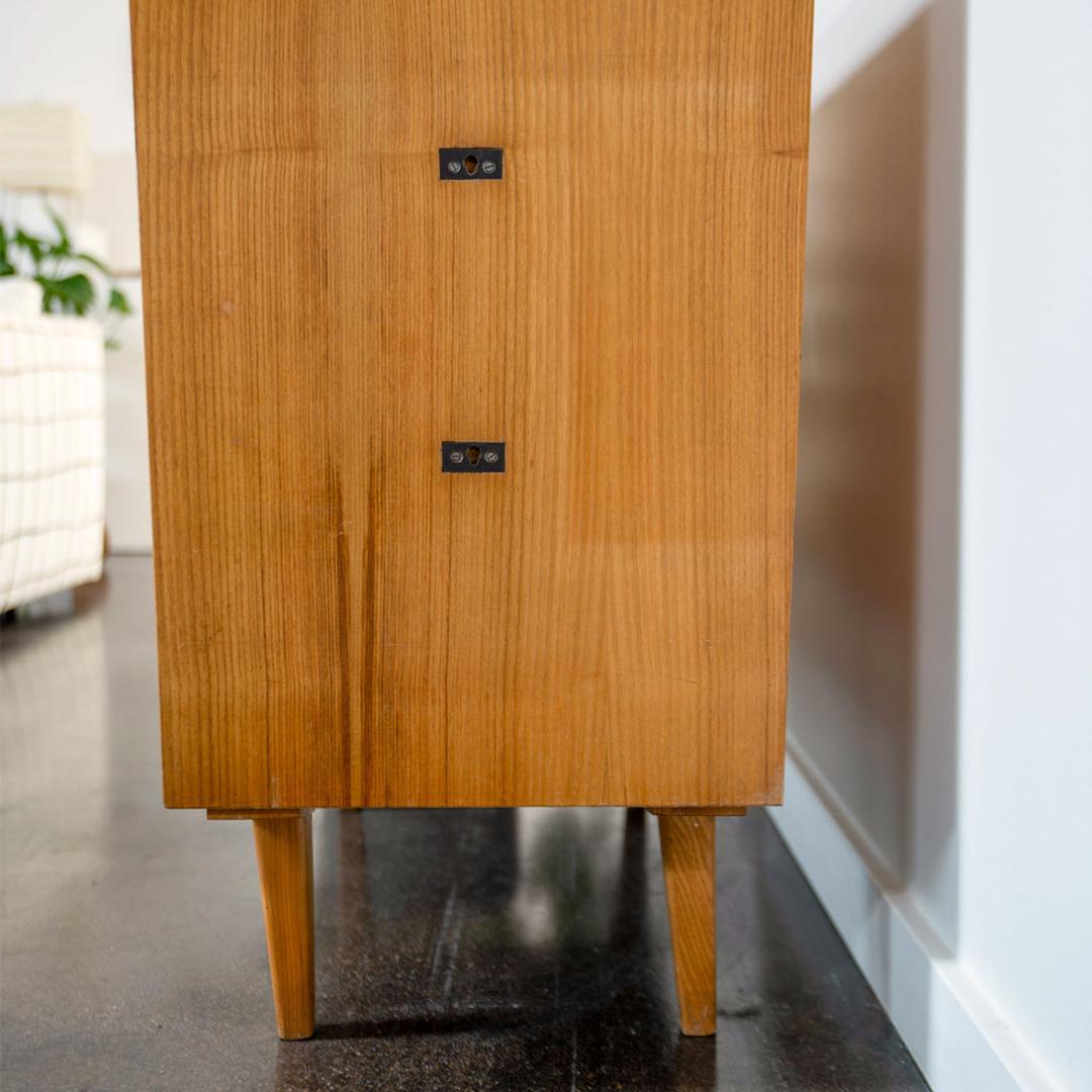 20ième siècle Rare cabinet de la série U-450 de Jiří Jiroutek en vente