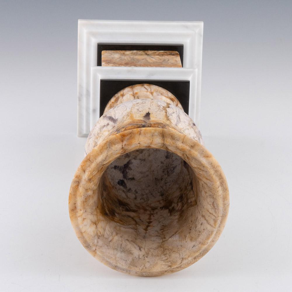 Pietra Raro vaso Campana Derbyshire Fluorspar - Moderno in vendita