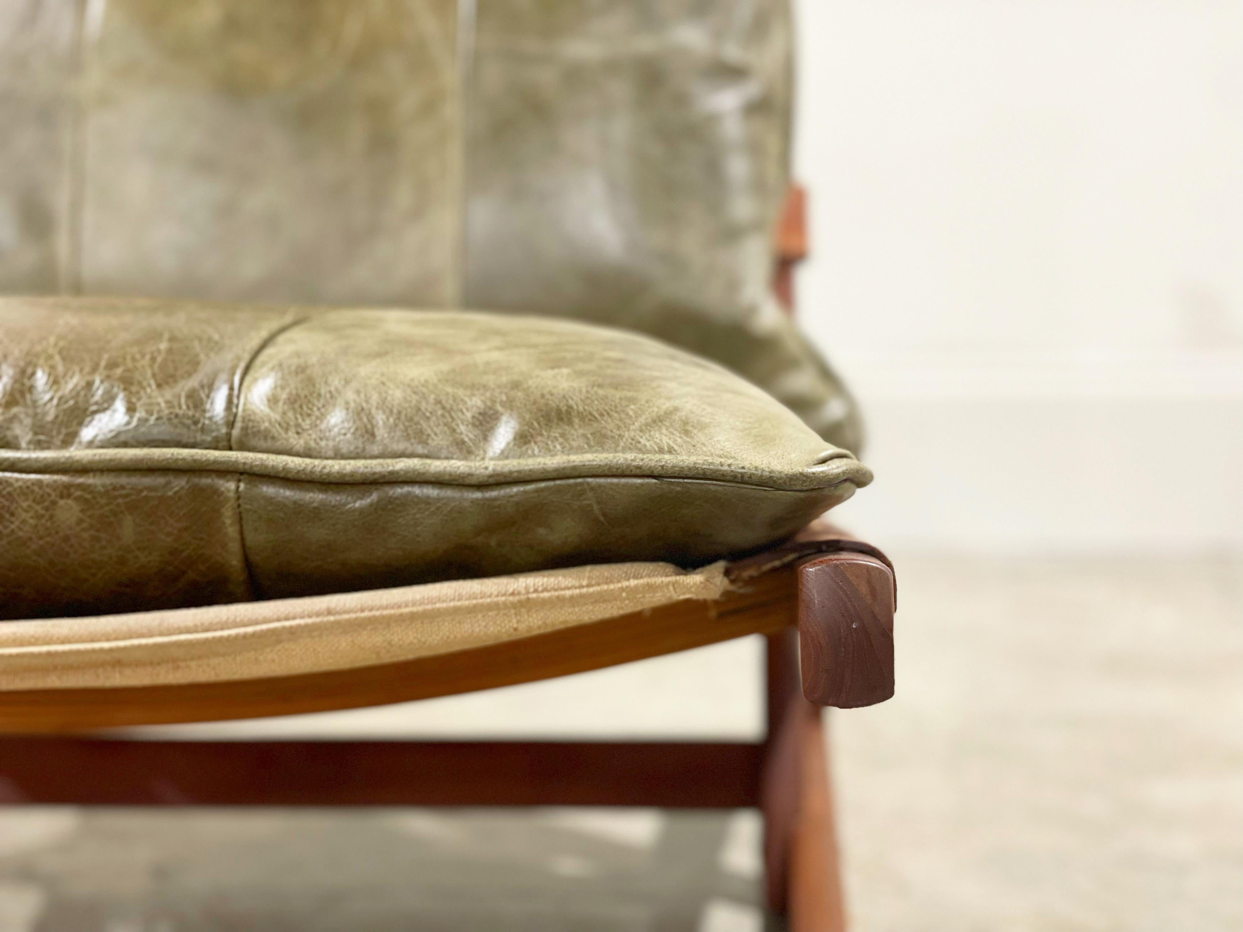 Rare Cantilevered Scandinavian Lounge Chair in Teak + Leather, Jan Erik Lindgren In Good Condition In Framingham, MA