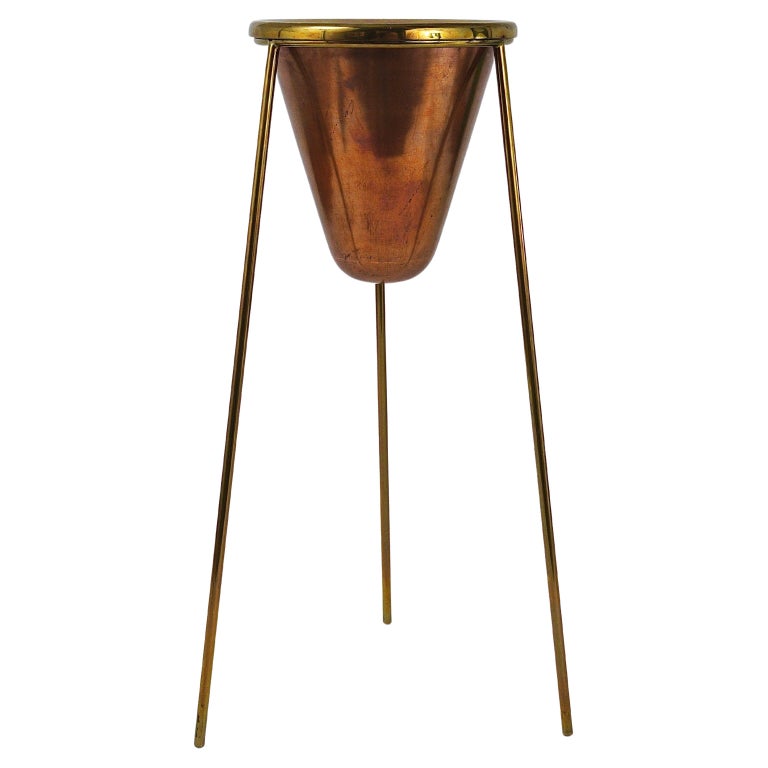 Seltener Carl Aubock Dreibein-Steh-Aschenbecher aus Kupfer und Messing, Österreich, 1950er Jahre im Angebot bei 1stDibs Deutschland