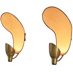 Raros apliques Carl-Axel Acking "5017" con pantallas orgánicas de latón perforado