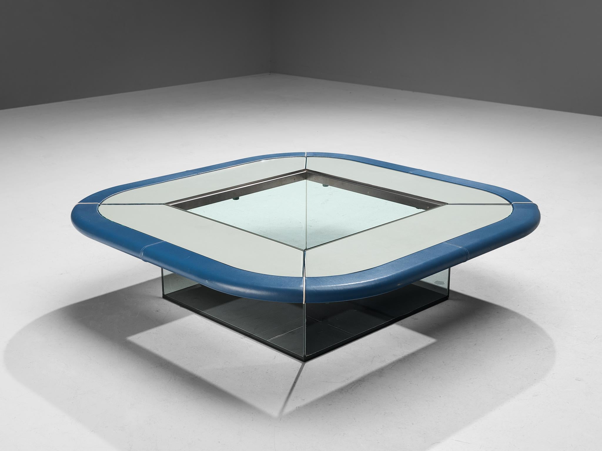 Carlo Bartoli for Rossi di Albizzate, 'Bogo' coffee table, leather, glass, aluminum, Italy, 1976

A postmodern design by Italian master of architecture and design Carlo Bartoli (1931-2020) known for his works that are immediately recognisable.