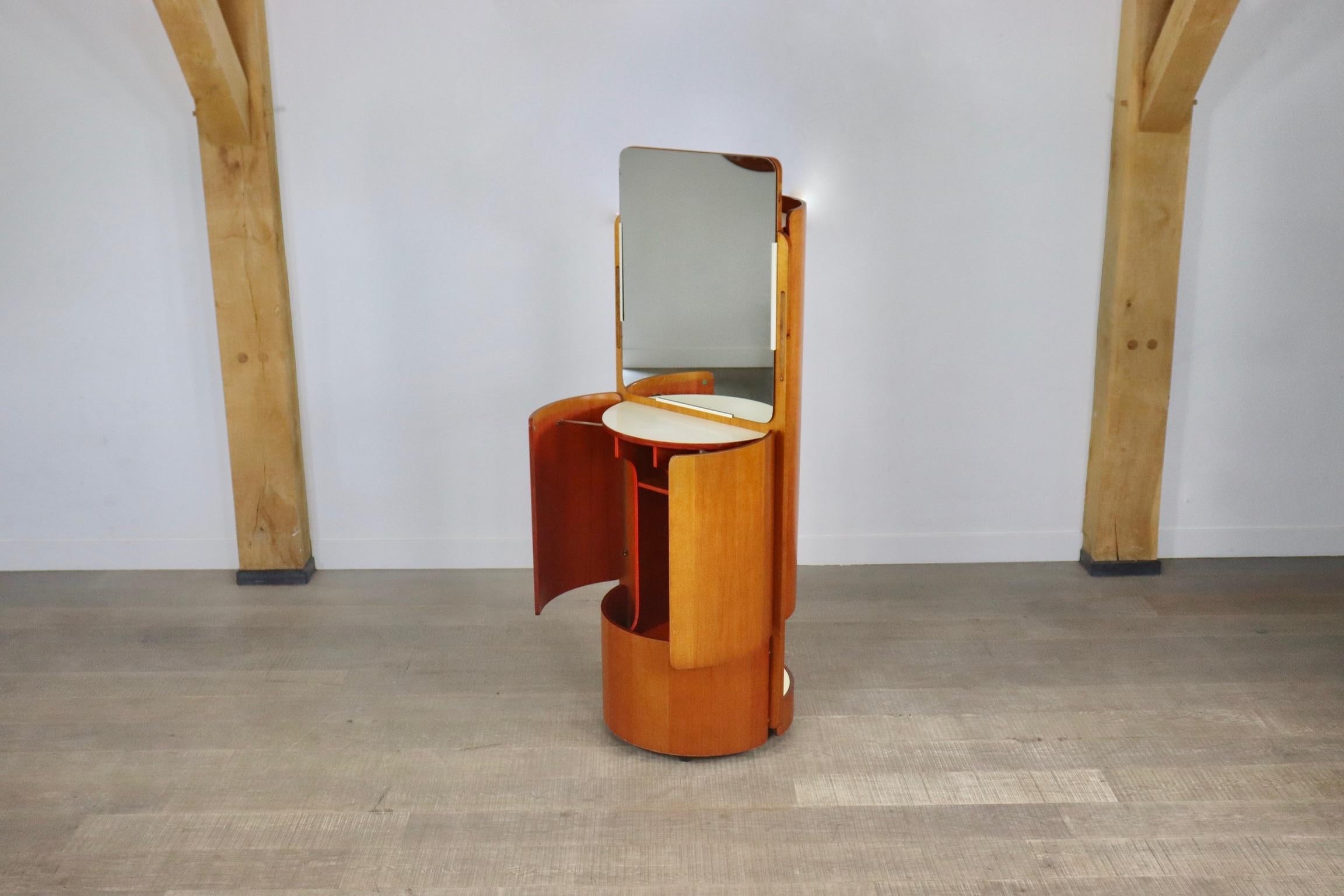 Rare Carlo de Carli Swivel coat rack vanity wardrobe for Fiarm, 1960s For Sale 9