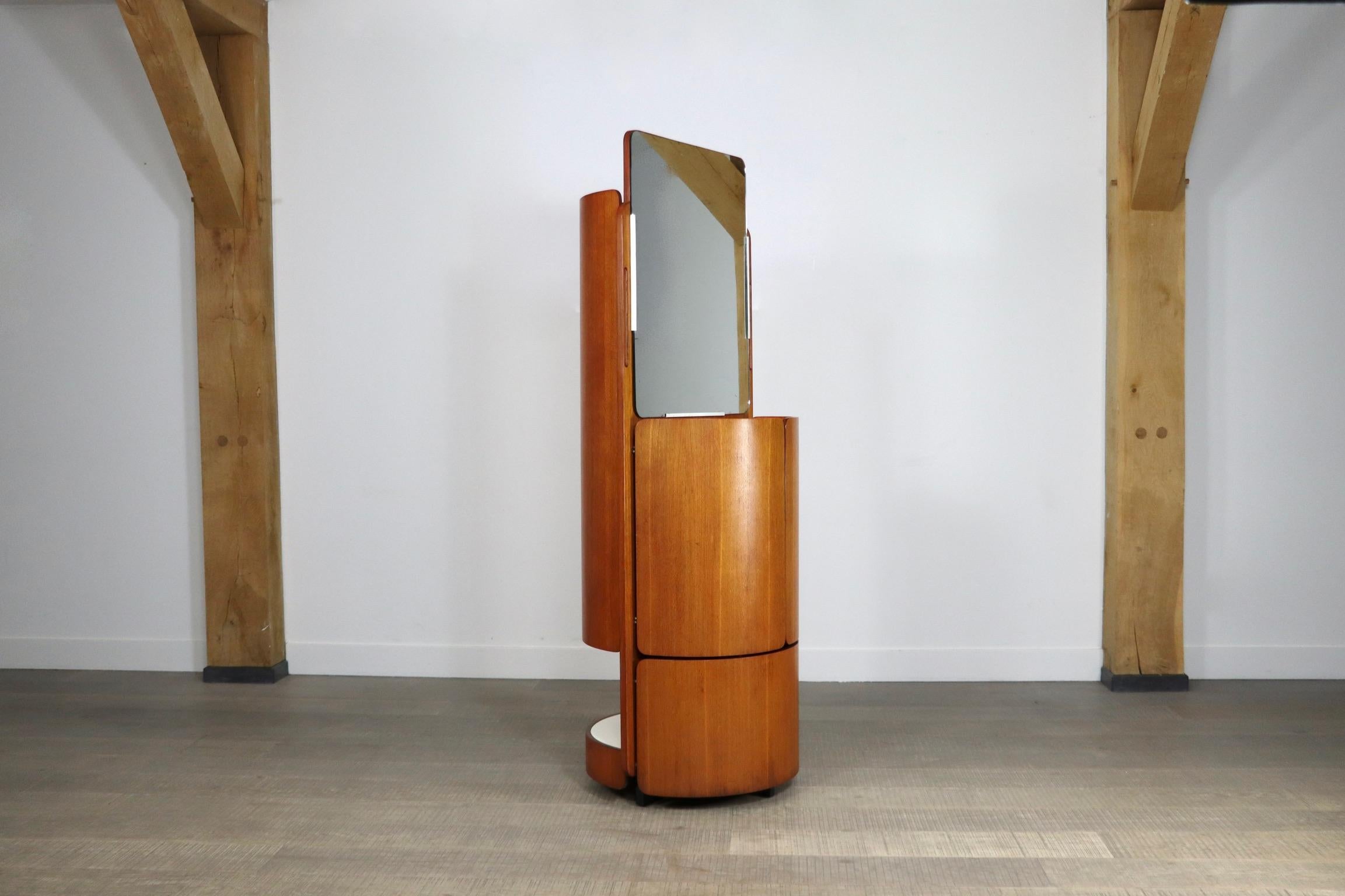 Rare Carlo de Carli Swivel coat rack vanity wardrobe for Fiarm, 1960s For Sale 10