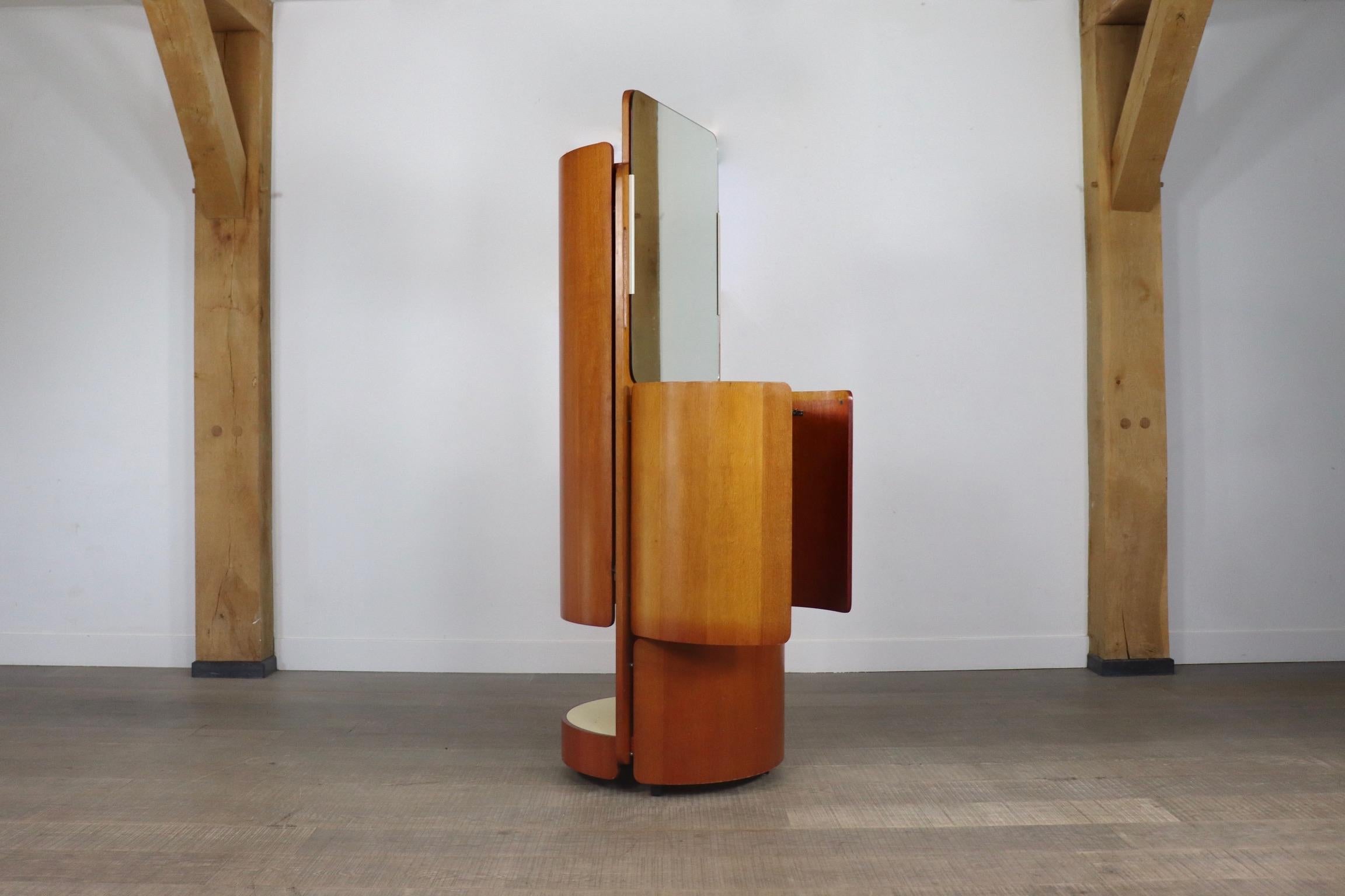 Rare Carlo de Carli Swivel coat rack vanity wardrobe for Fiarm, 1960s For Sale 2