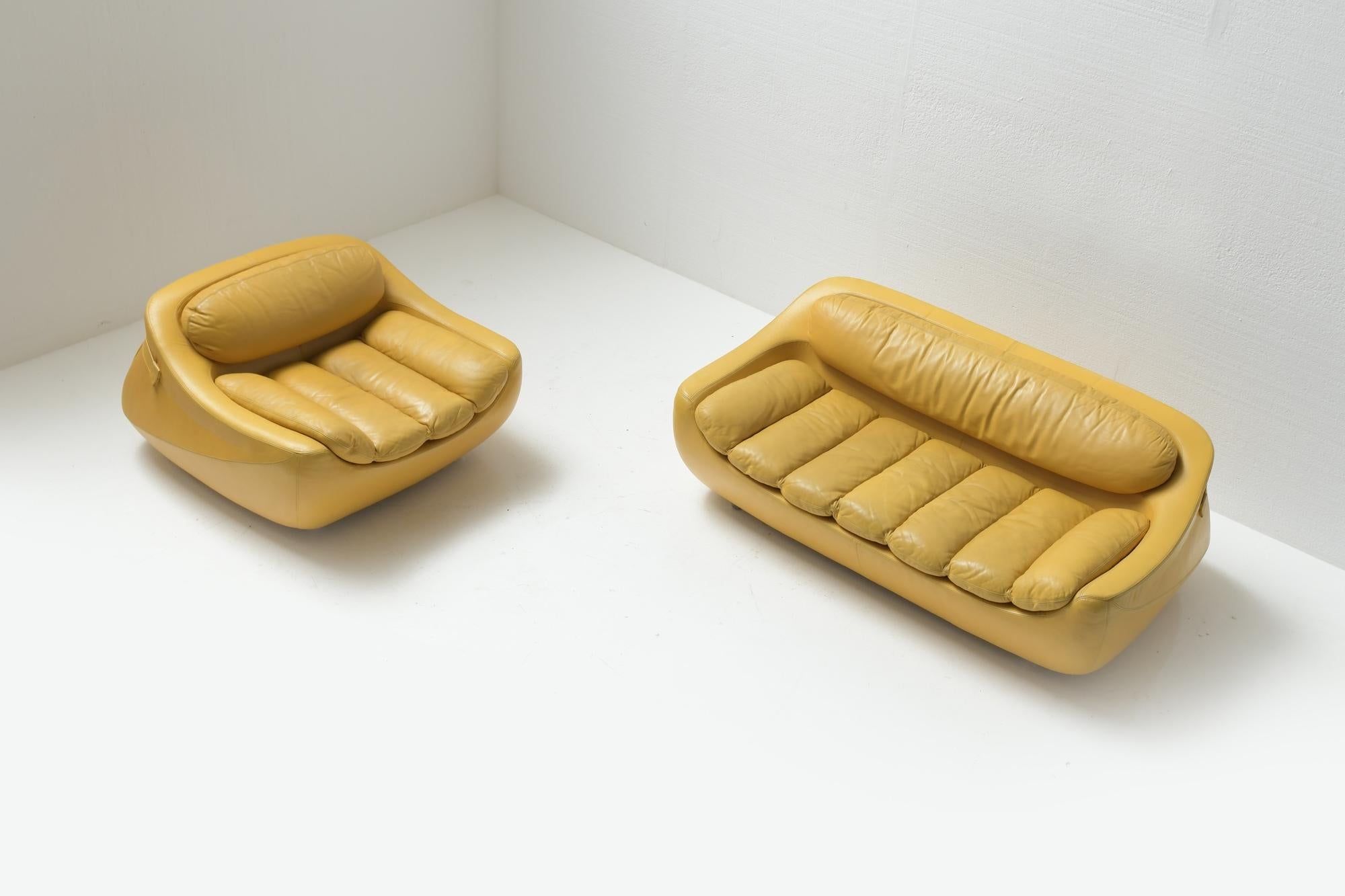 Mid-Century Modern Rare Carrera Lounge Chairs by Decursu De Pas D’urbino Lomazzi for BBB Bonancina For Sale