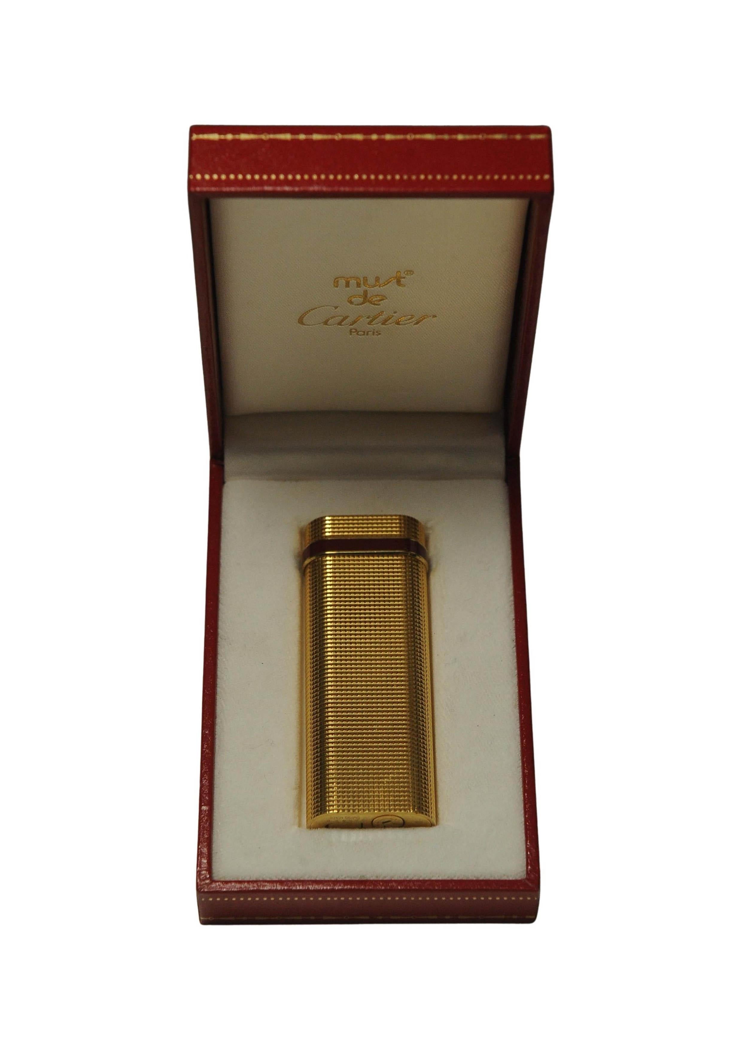 Raro accendisigari Cartier in oro 18ct con scatola e garanzia Cartier in vendita 3