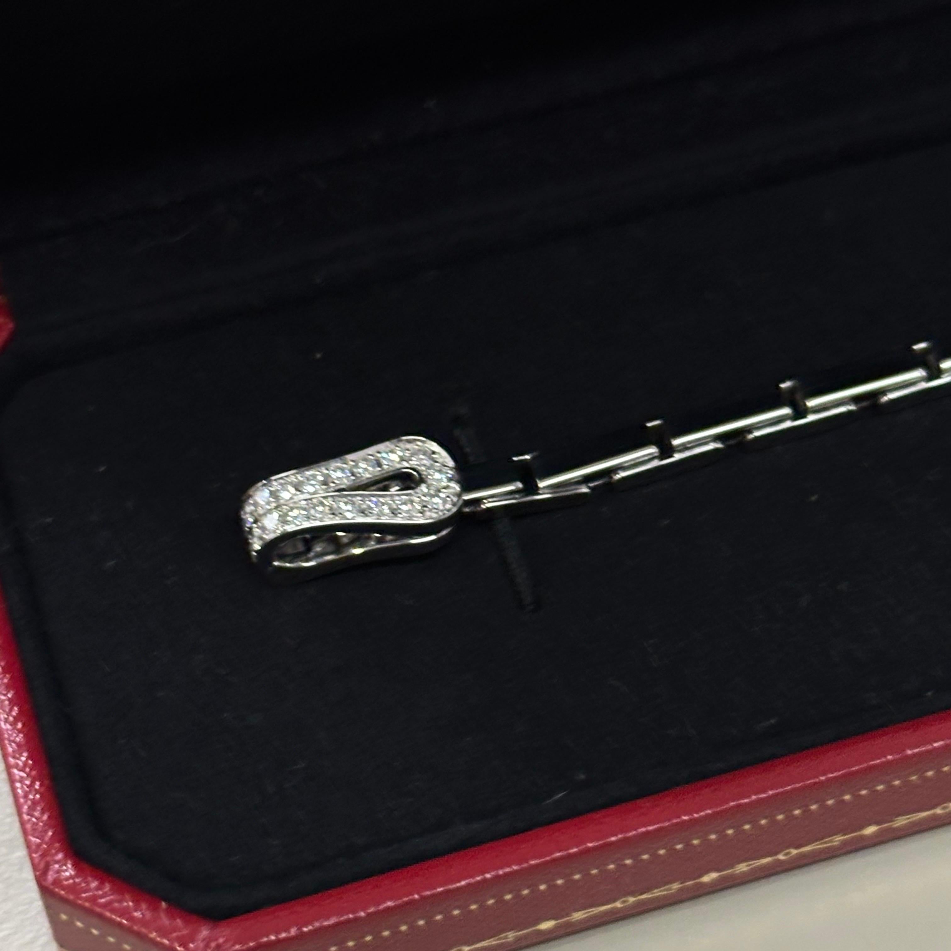Rare bracelet Agrafe de Cartier serti de diamants en or blanc Rare bijoux de Cartier en vente 8