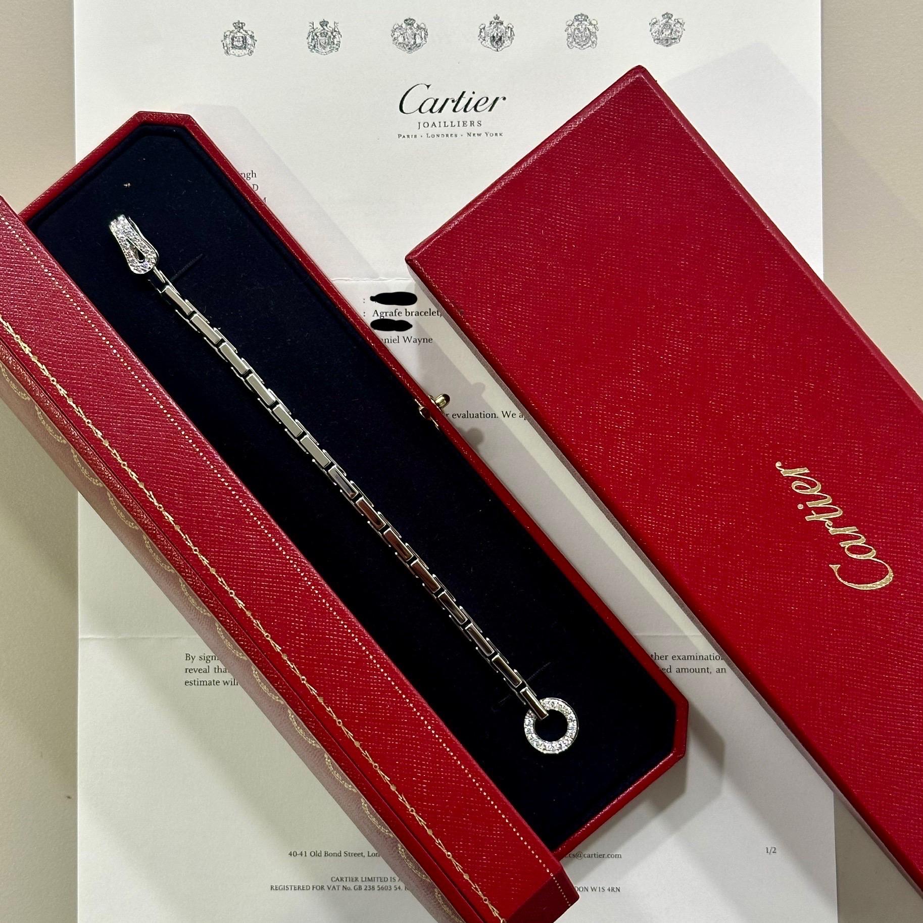 Taille ronde Rare bracelet Agrafe de Cartier serti de diamants en or blanc Rare bijoux de Cartier en vente