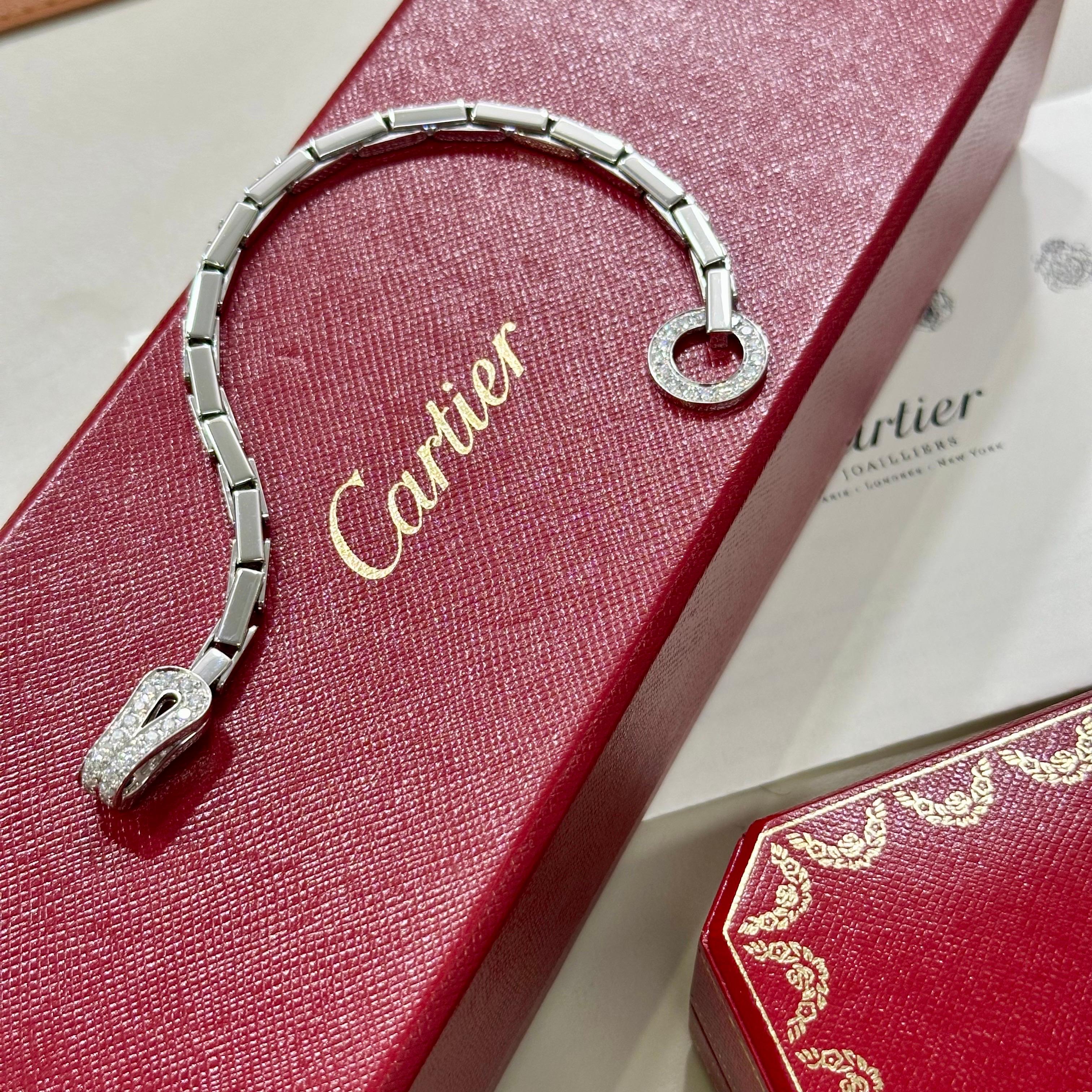 Rare bracelet Agrafe de Cartier serti de diamants en or blanc Rare bijoux de Cartier Excellent état - En vente à London, GB