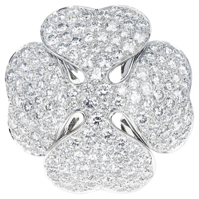 RARE bague d'anniversaire Cartier trèfle pavé de diamants en or blanc 18 carats en vente