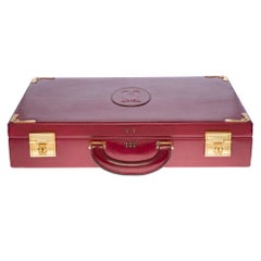 Seltenes Cartier Attaché-Etui aus bordeauxfarbenem Leder und Goldbeschlägen