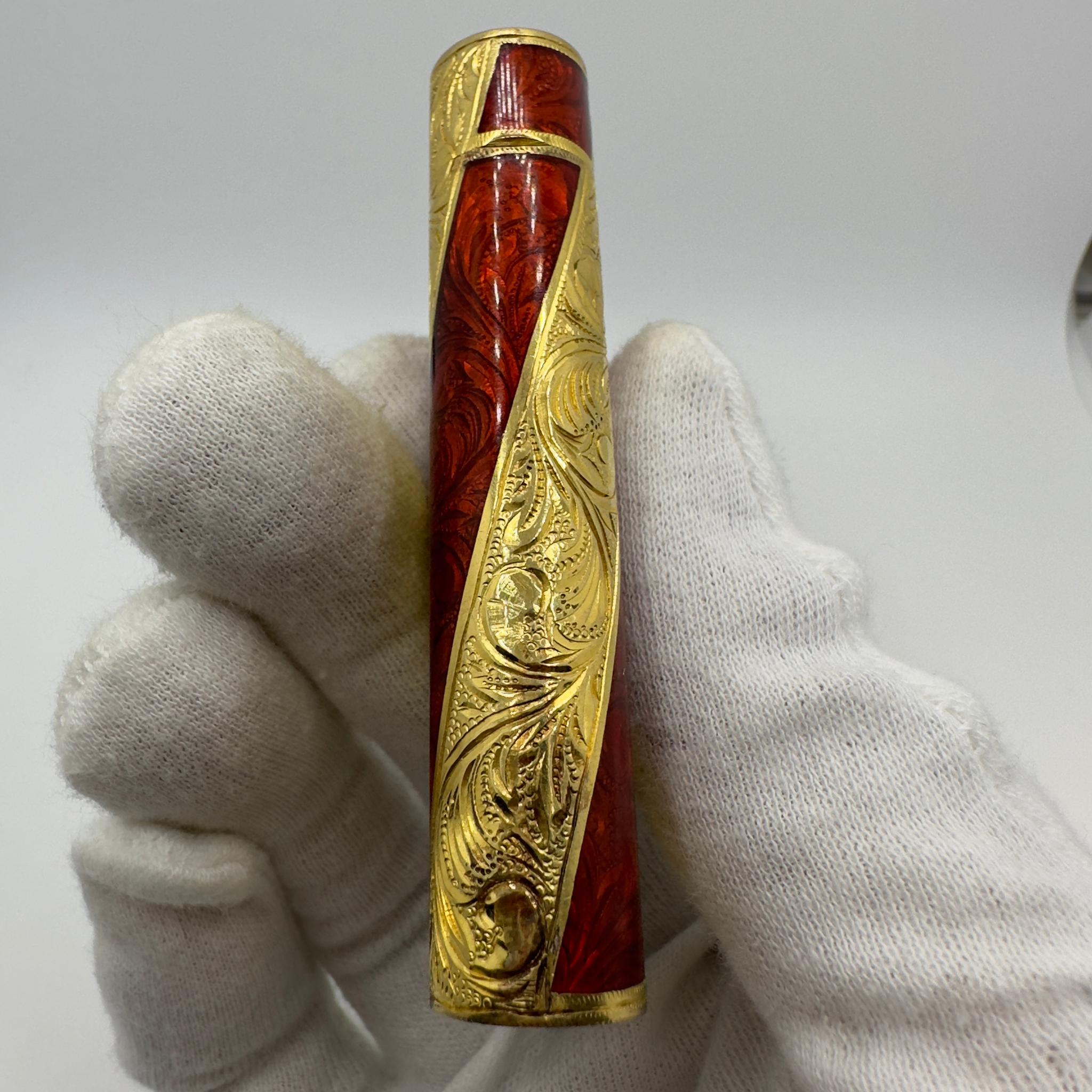 Rare Cartier Roy King Rollagas Gold and Red lacquer lighter  In Excellent Condition In New York, NY
