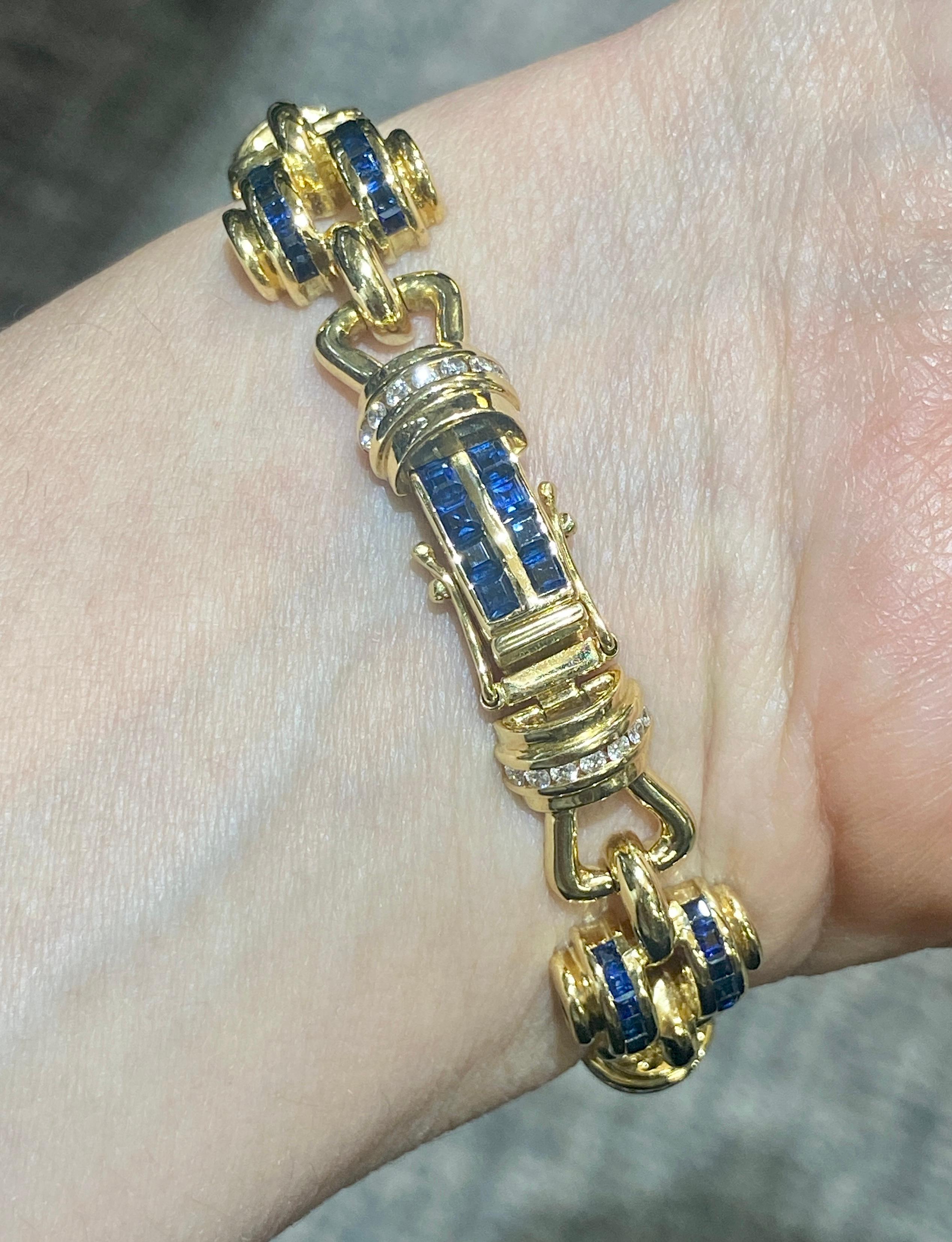 Taille ronde Cartier Rare montre Tank avec bracelet orné de bijoux en vente