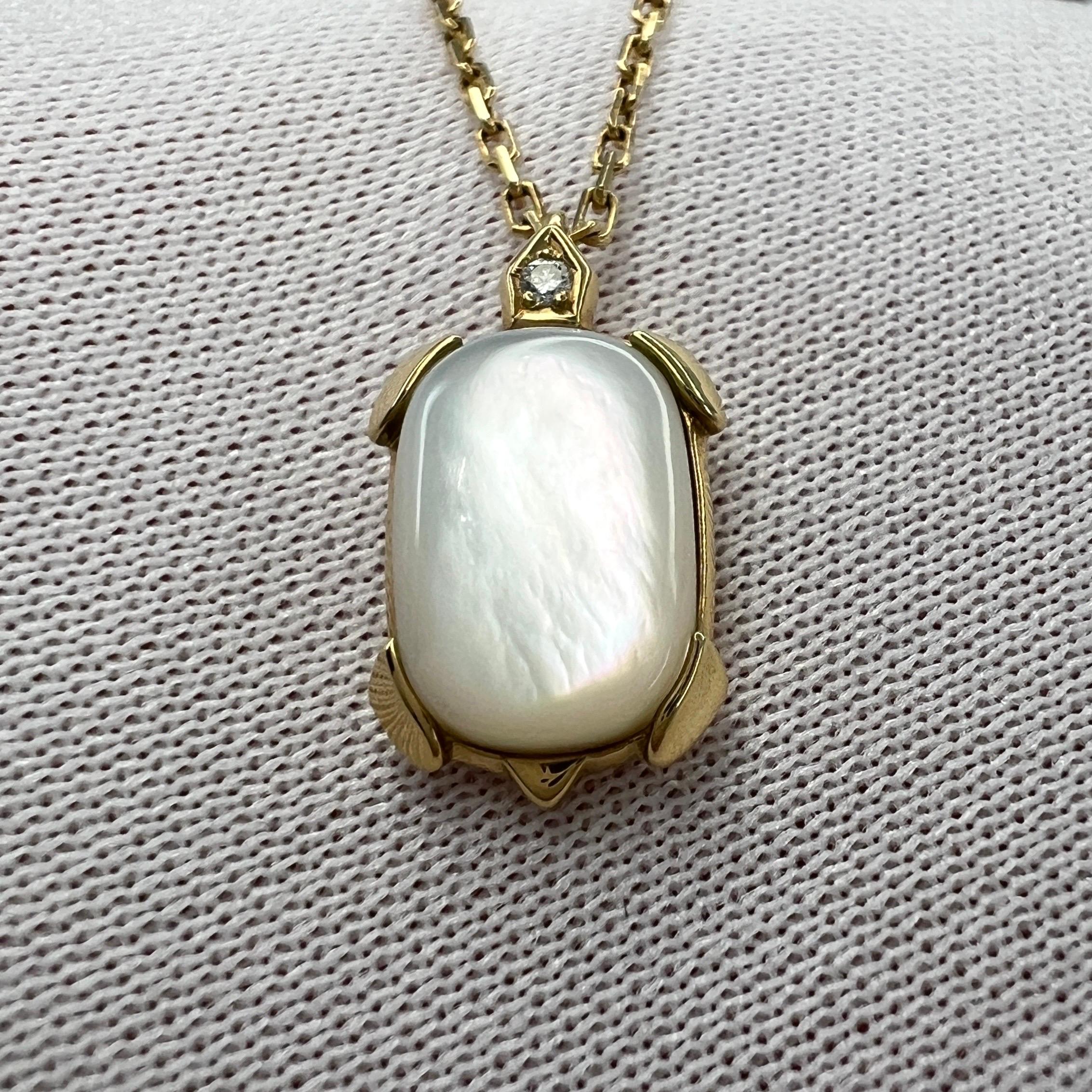Rare Cartier Tortue Mother of Pearl & Diamond 18k Yellow Gold Pendant Necklace For Sale 5