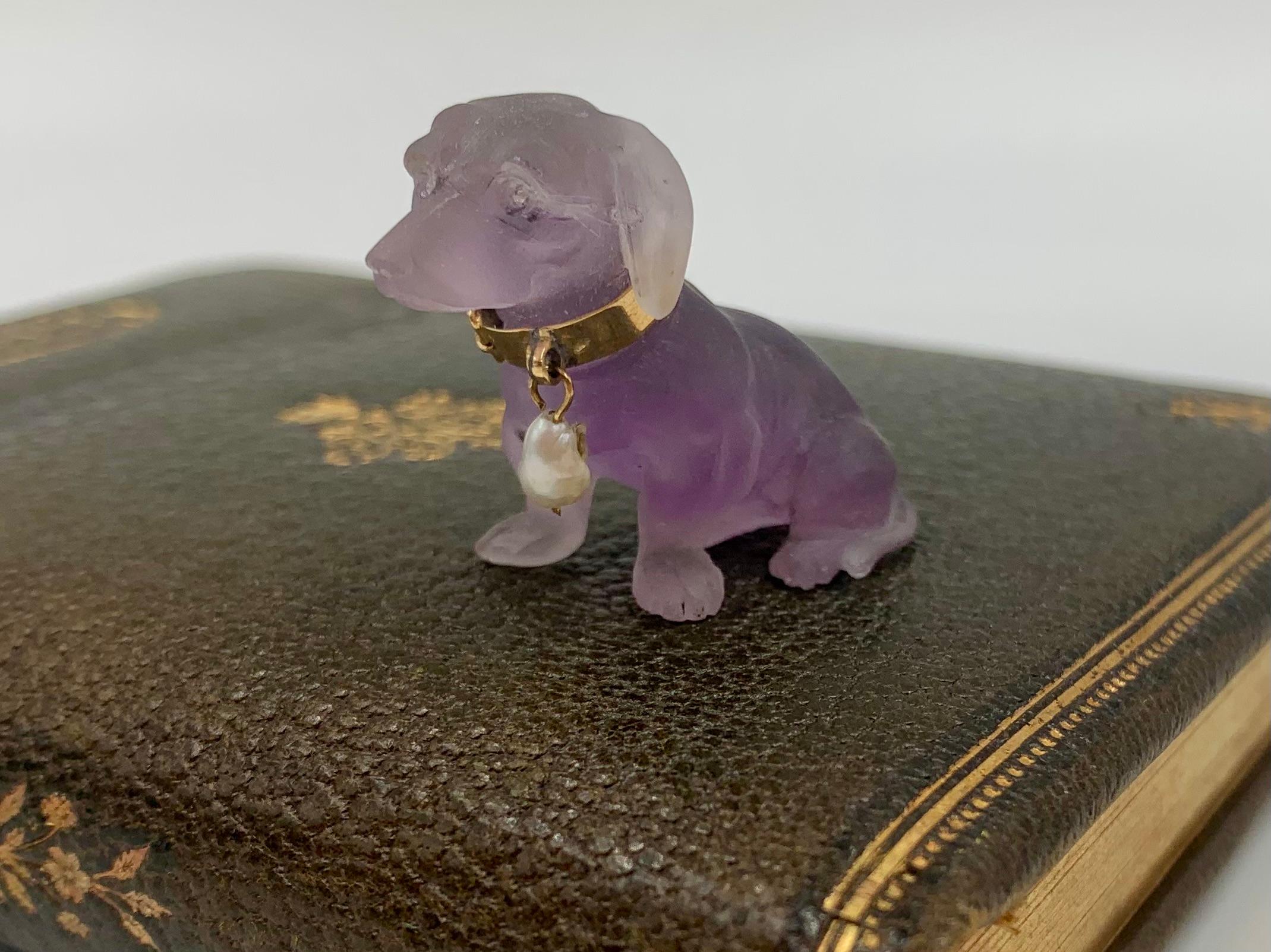 Seltene geschnitzt Amethyst Diamant natürliche Perle 18K Gelbgold Dackel (Edwardian) im Angebot